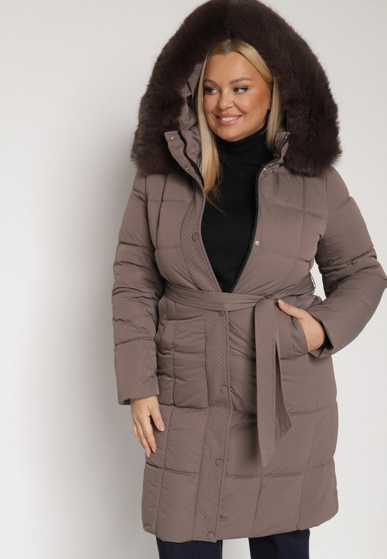 Geacă Maro Matlasată cu Glugă cu Blană și cu Curea Legată Mevinatia