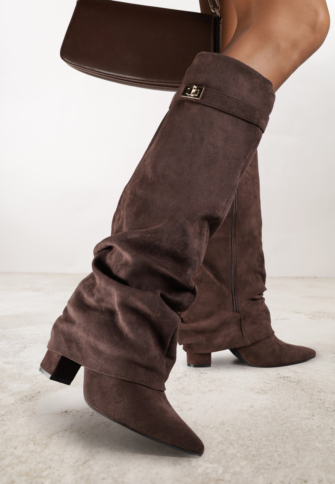 Cizme Maro cu toc gros cu carâmb încrețit imitând cracul pantalonului Rittia