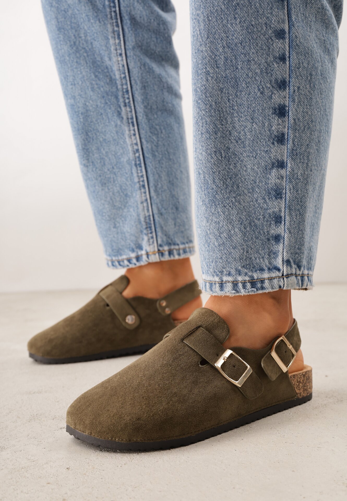 Sandale verzi în stil saboți decorate cu catarame Qyrraya