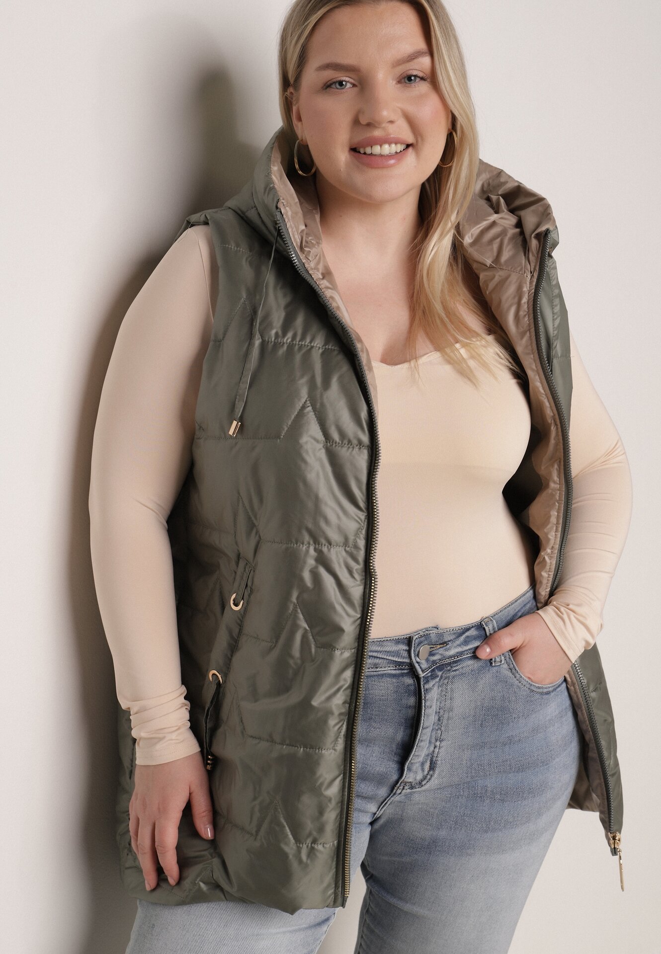 Vestă Verde cu Glugă Nedetașabilă și Matlasare Geometrică Kalousa