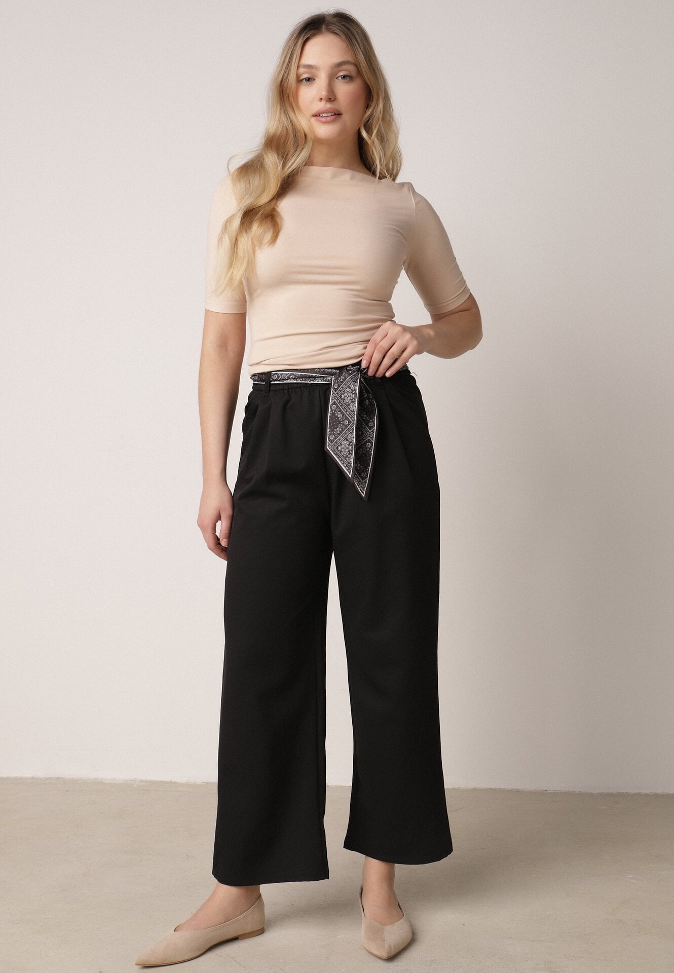 Pantaloni Eleganți Negri din Bumbac și Viscoză cu Curea-Eșarfă din Material Vetina