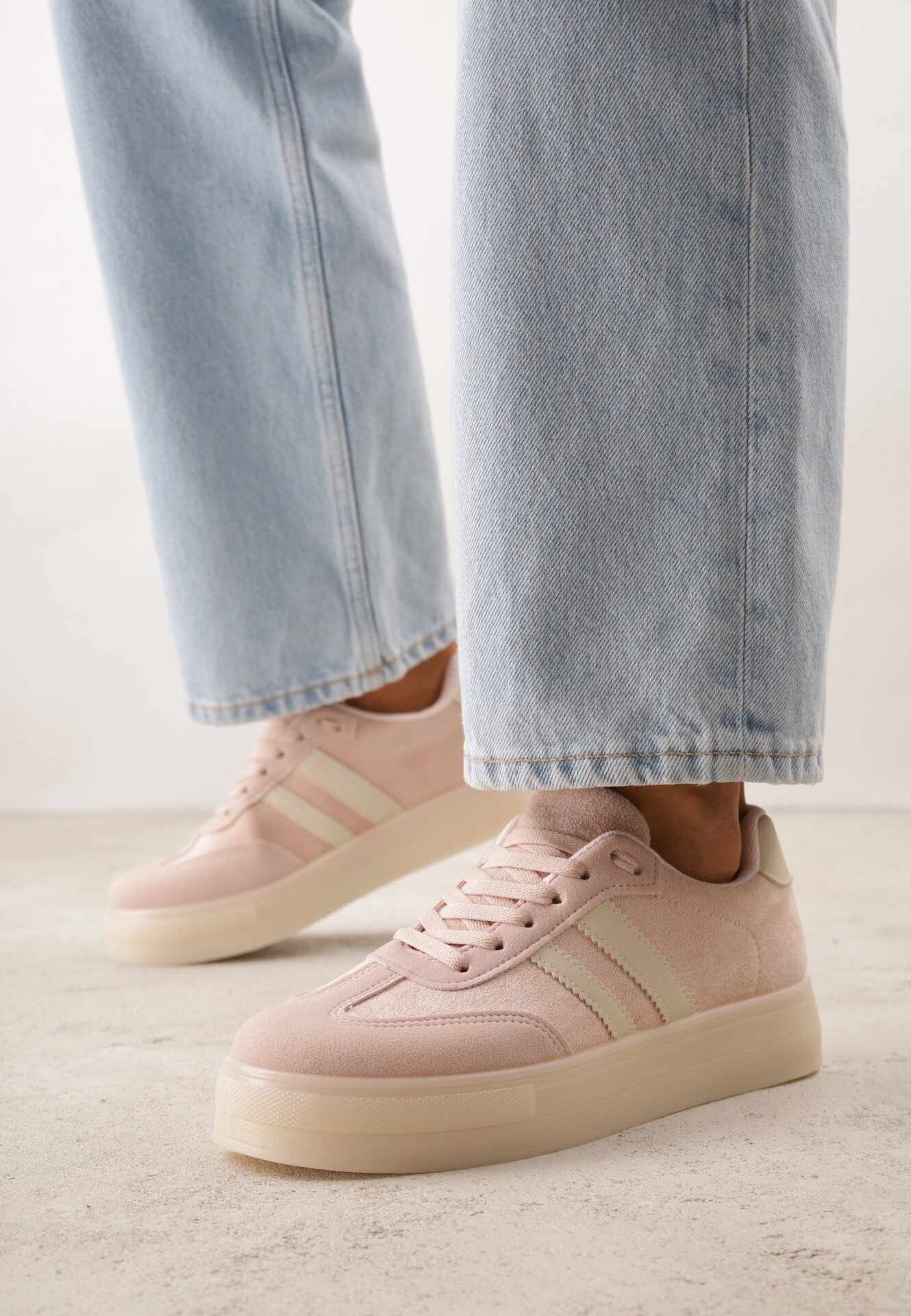 Adidași Roz pe talpă groasă de cauciuc cu benzi laterale Ninlili