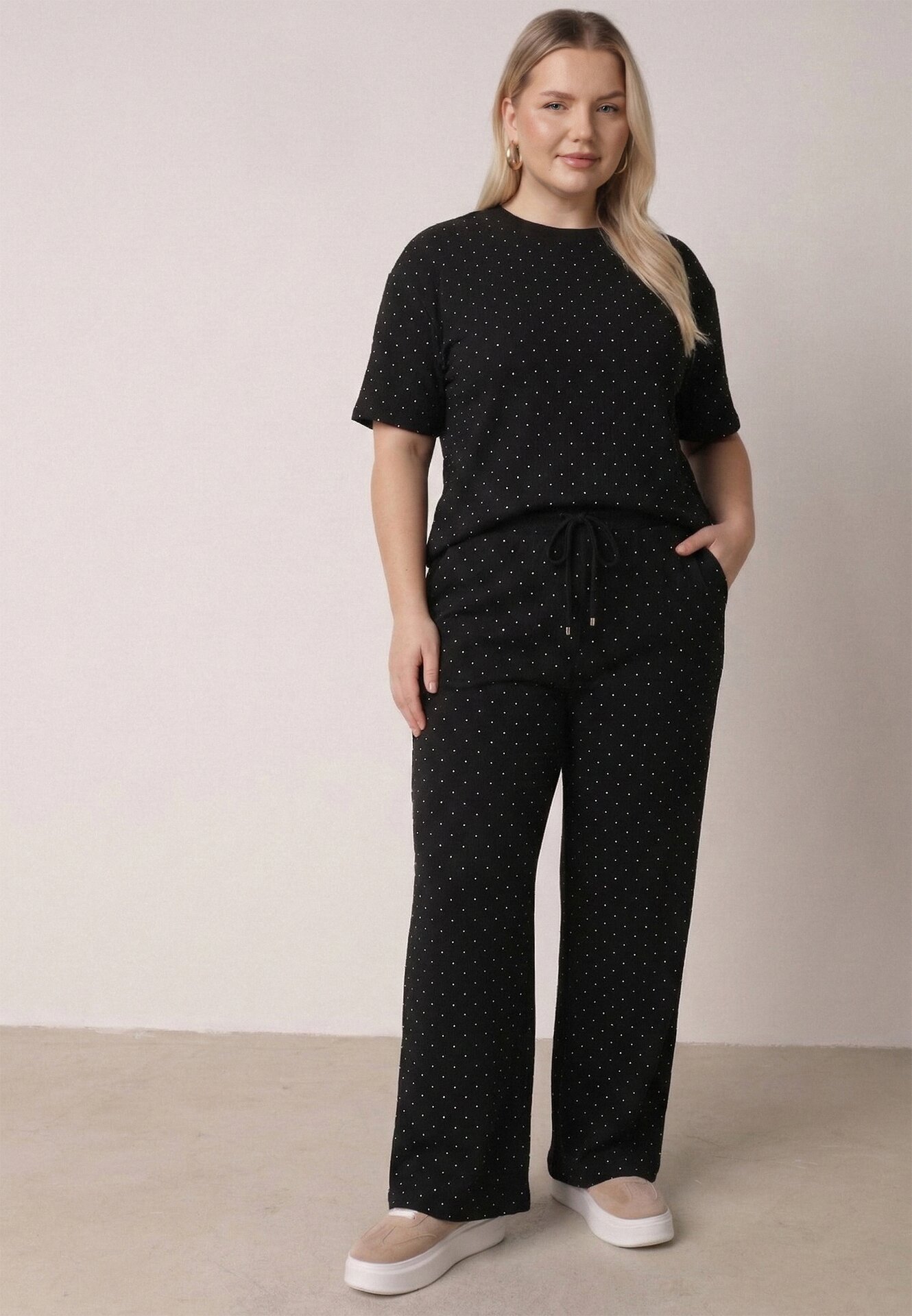 Compleu Negru de Bumbac Croială Oversize Tricou și Pantaloni Azilane