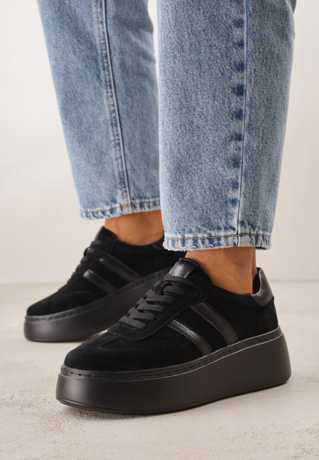 Adidași Negri de Semilă cu Talpă Groasă cu Brant din Piele Riovessa