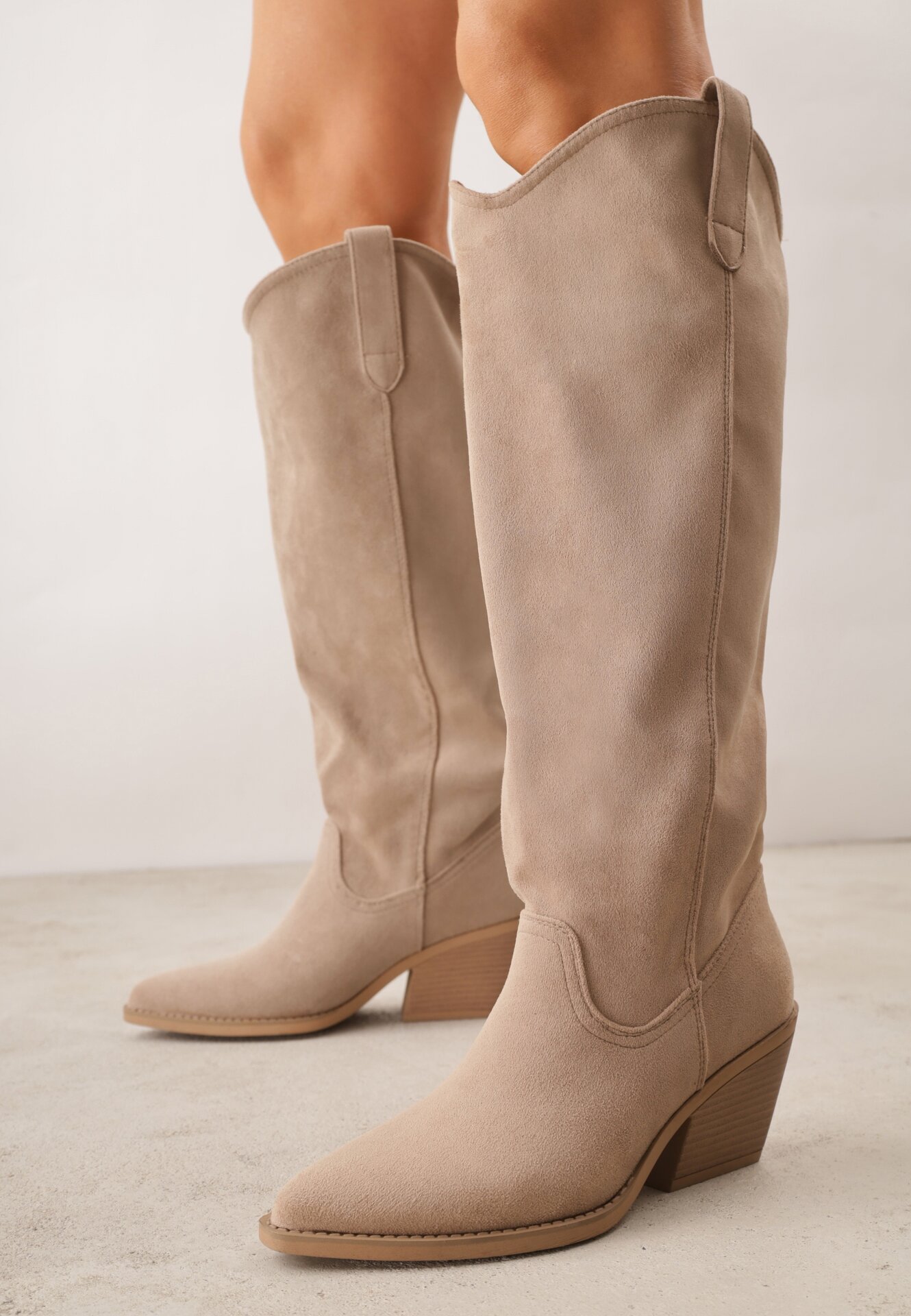 Cizme Cowboy Bej închis Netede din Imitatie de Antilopa cu Toc Conic Karelia