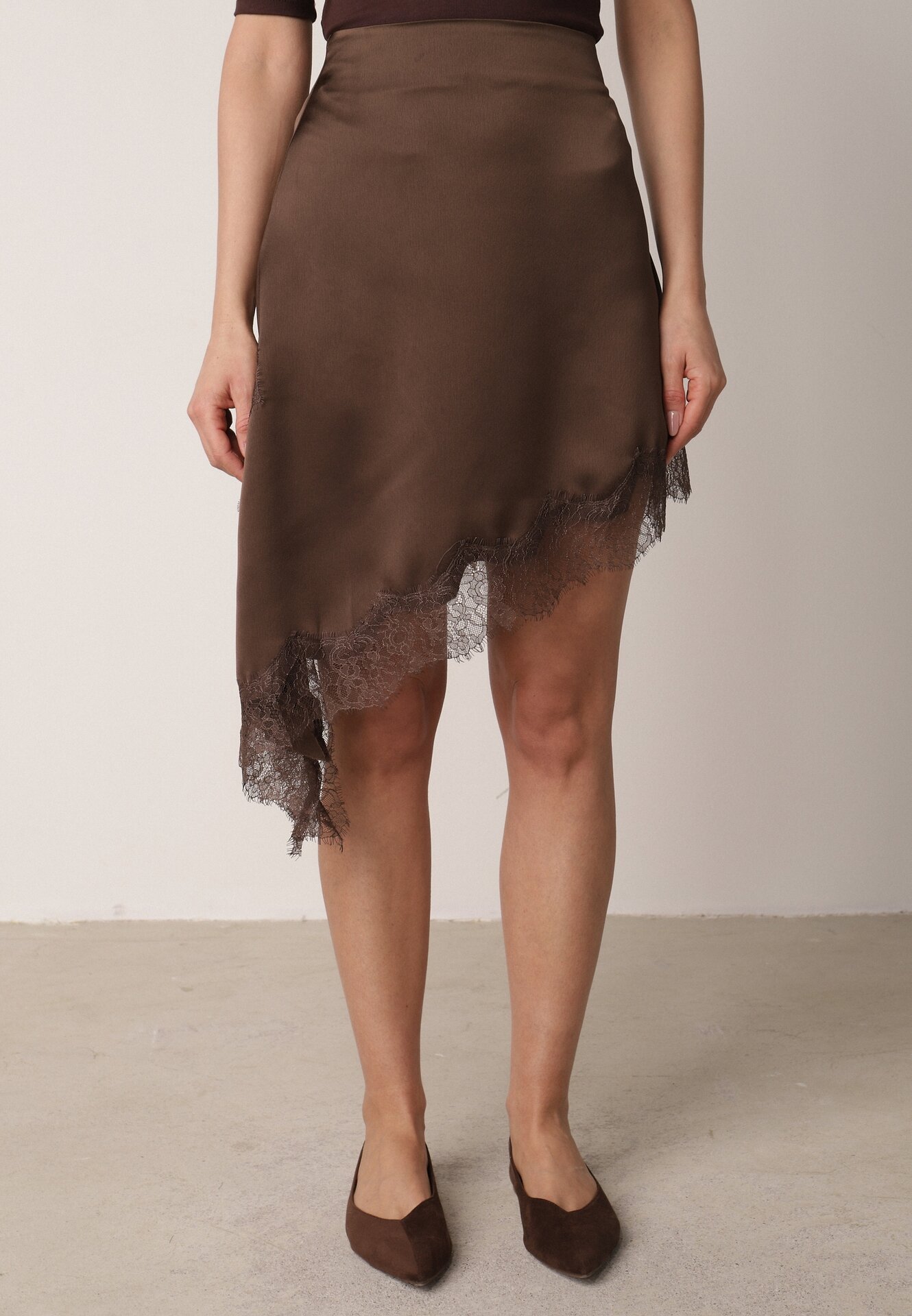 Fustă Maro Din satin Cu croi asimetric Cu dantelă Arlivia