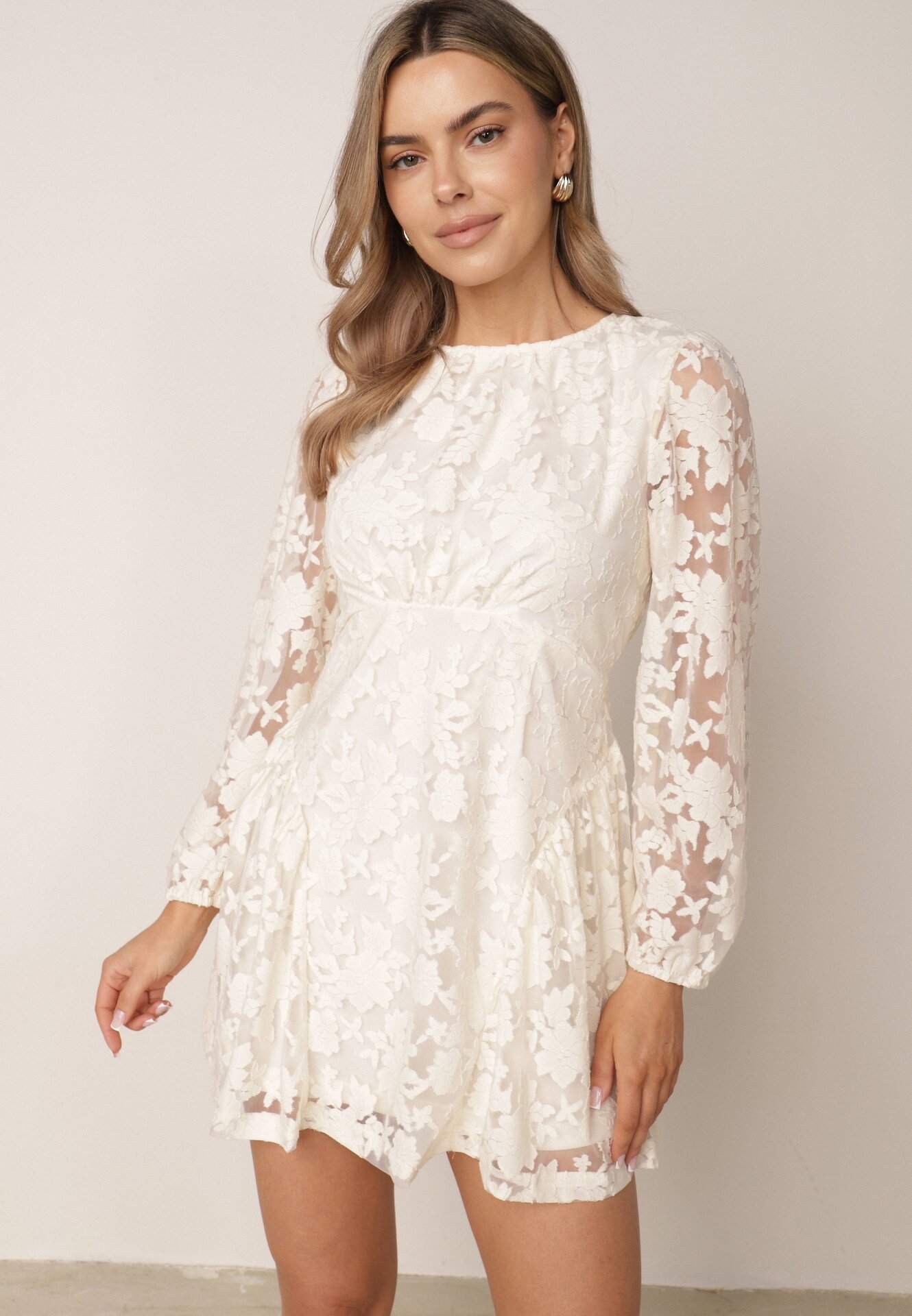 Rochie evazată din țesătură transparentă cu model floral Metobe Bej