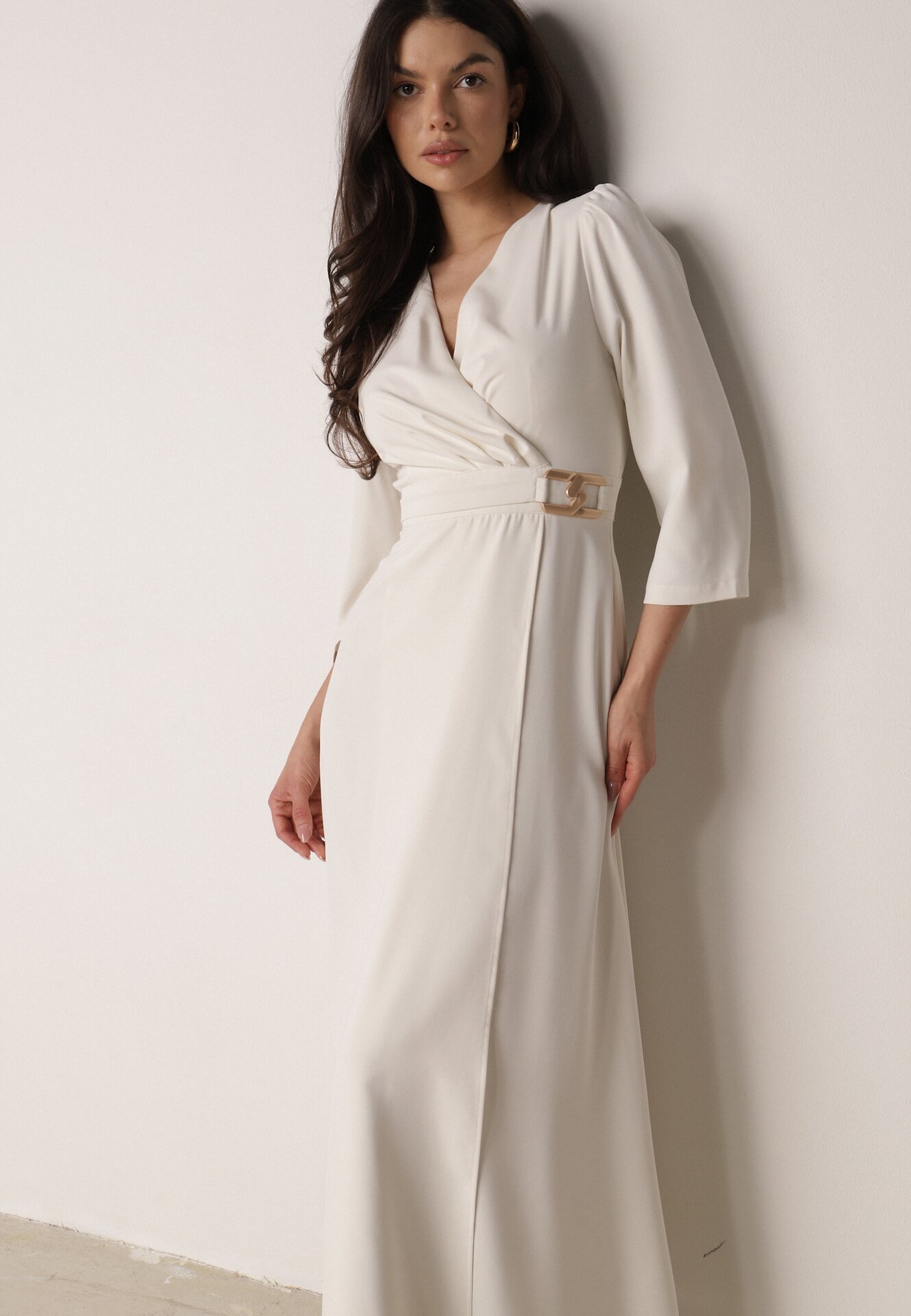 Rochie bej deschis petrecută de seară cu aplicație metalică în talie Henalana