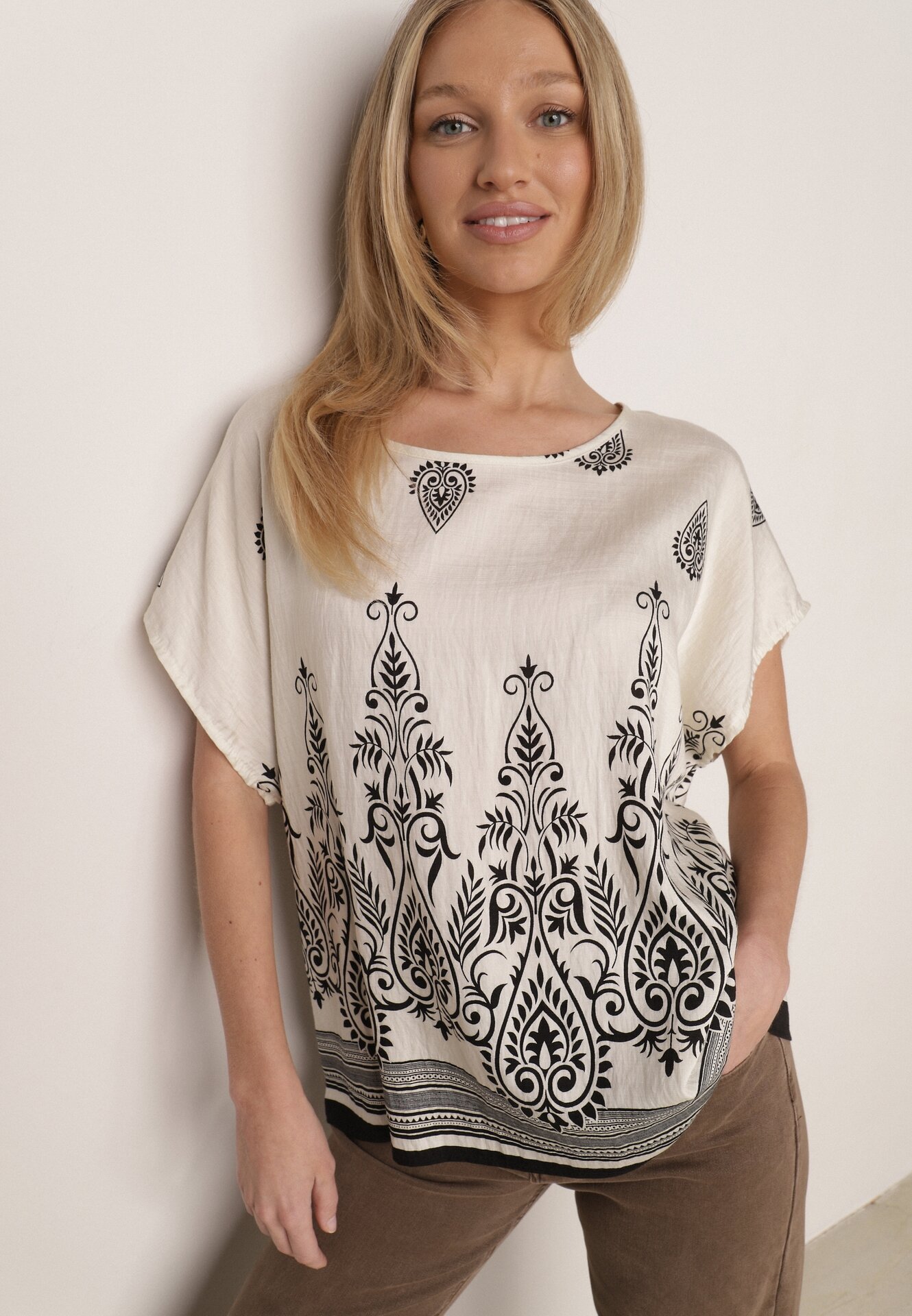 Bluză Neagră De Viscoză cu Model Etnic Melloshell