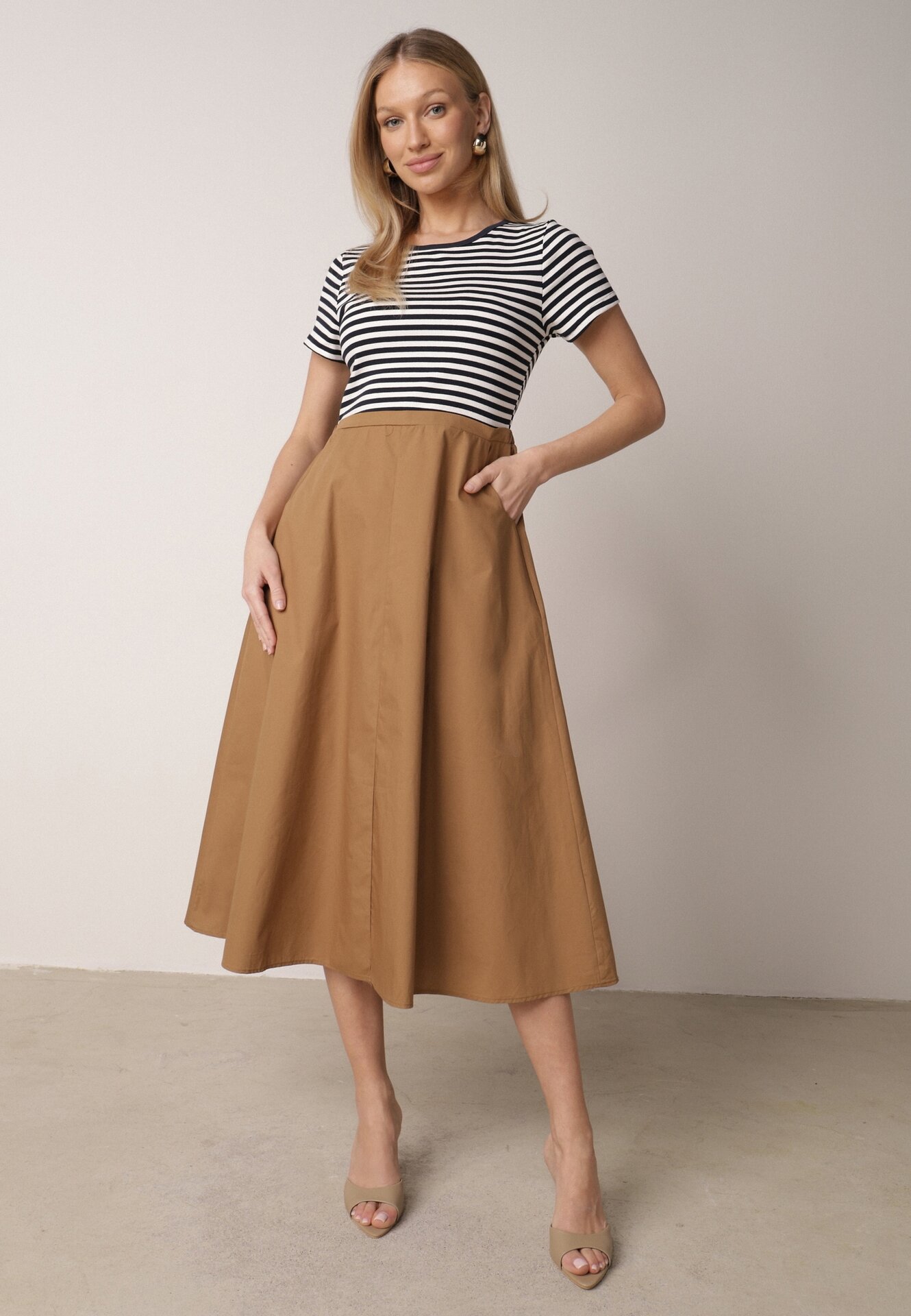 Rochie Albastră Evazată din Bumbac cu Partea de Sus în Dungi Aethephaia