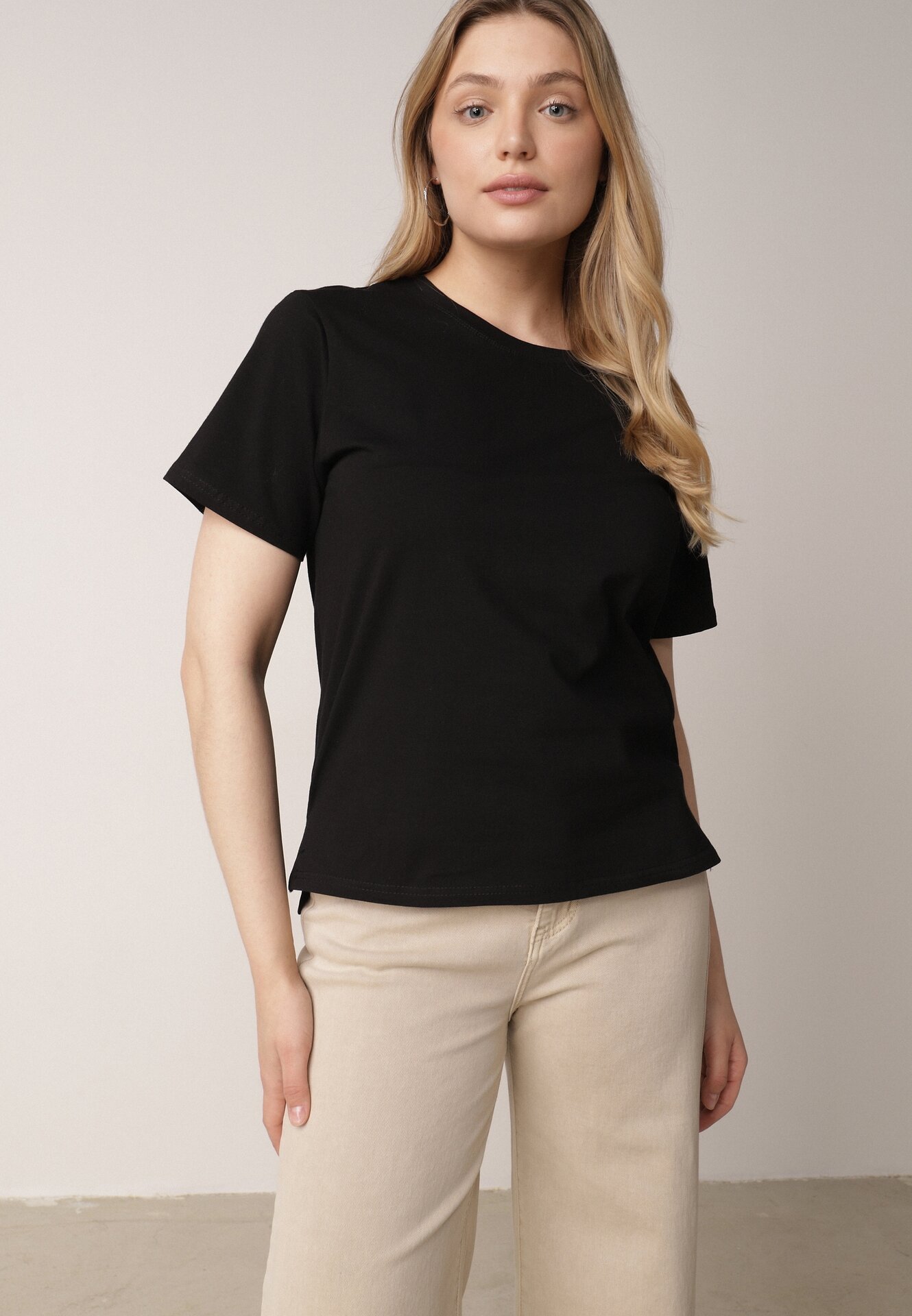 Tricou Negru din Bumbac cu Spate Mai Lung și Decupaje Laterale Cordalea