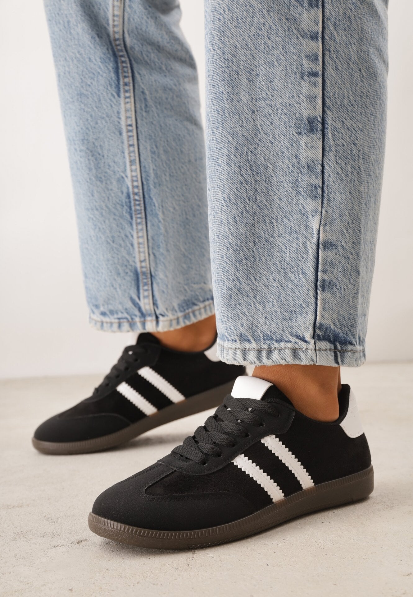 Adidași Negru-Alb din Imitație de Piele Întoarsă cu Talpă Plată Memeriana