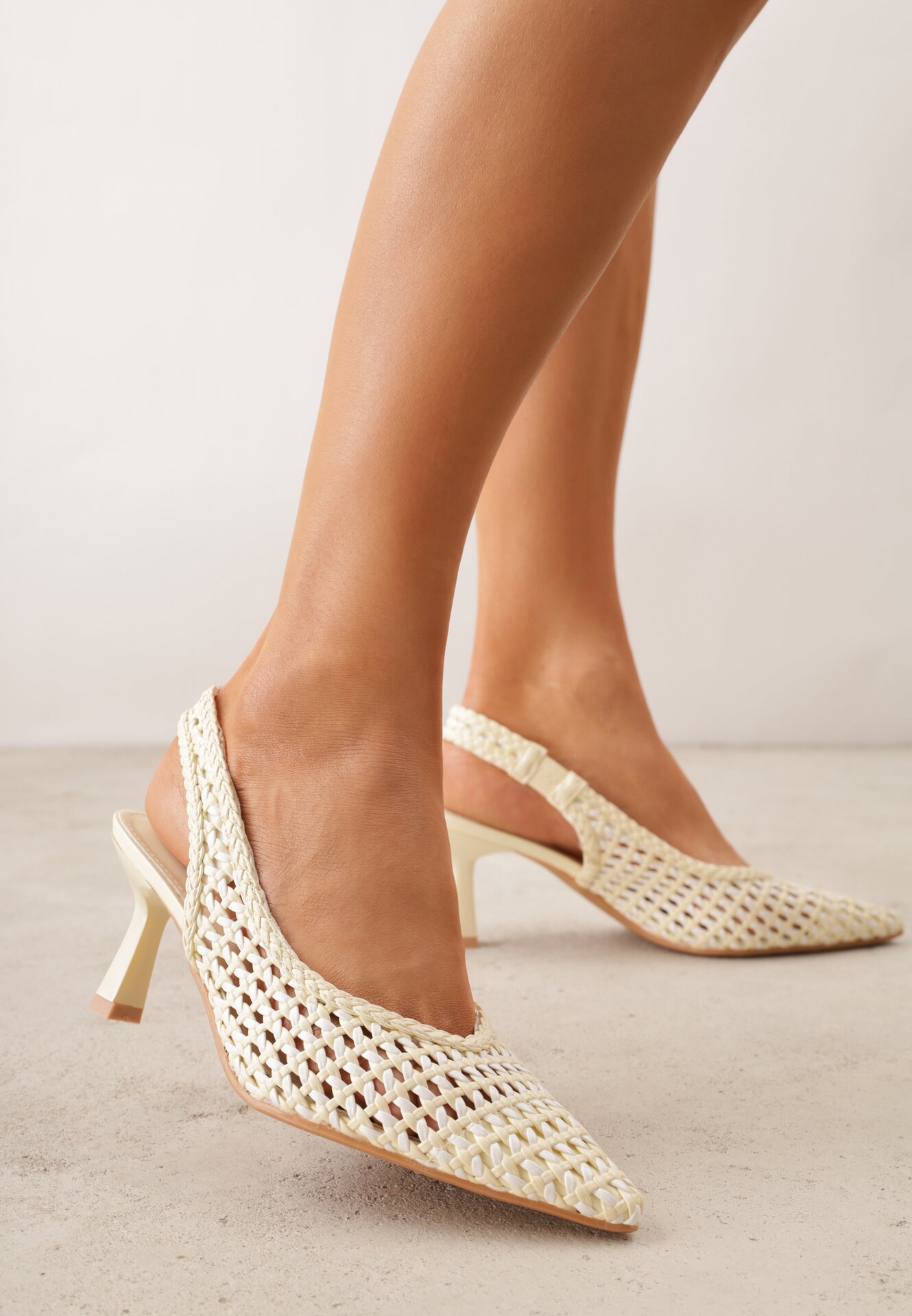 Pantofi cu toc galbeni decupați din împletitură cu toc stiletto cu călcâiul decupat Akisishia