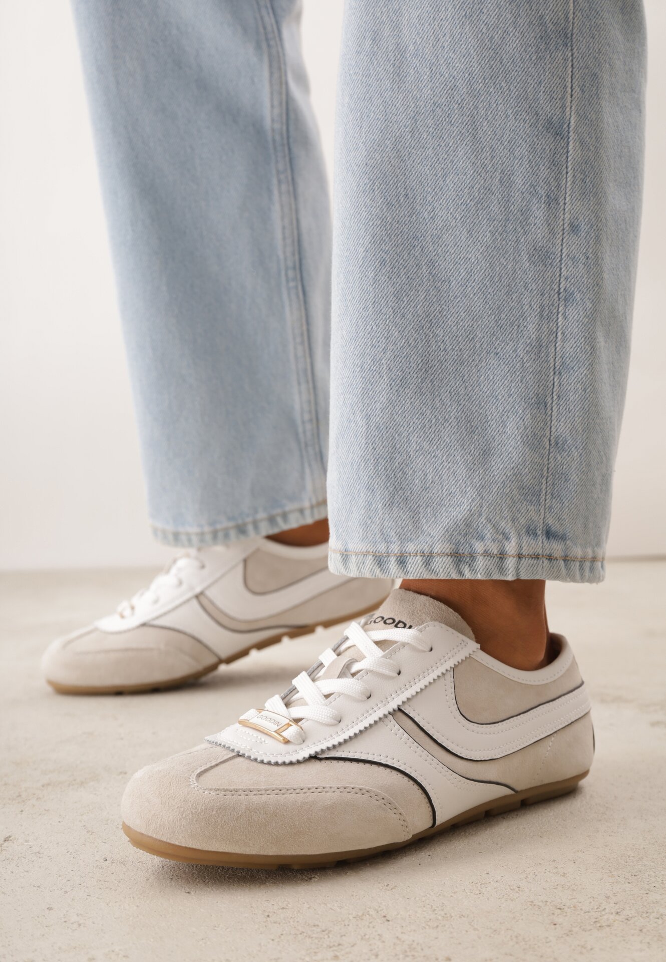 Adidași Bej din Piele Întoarsă în Stilul Pantofilor Sport Iconici Sorisana