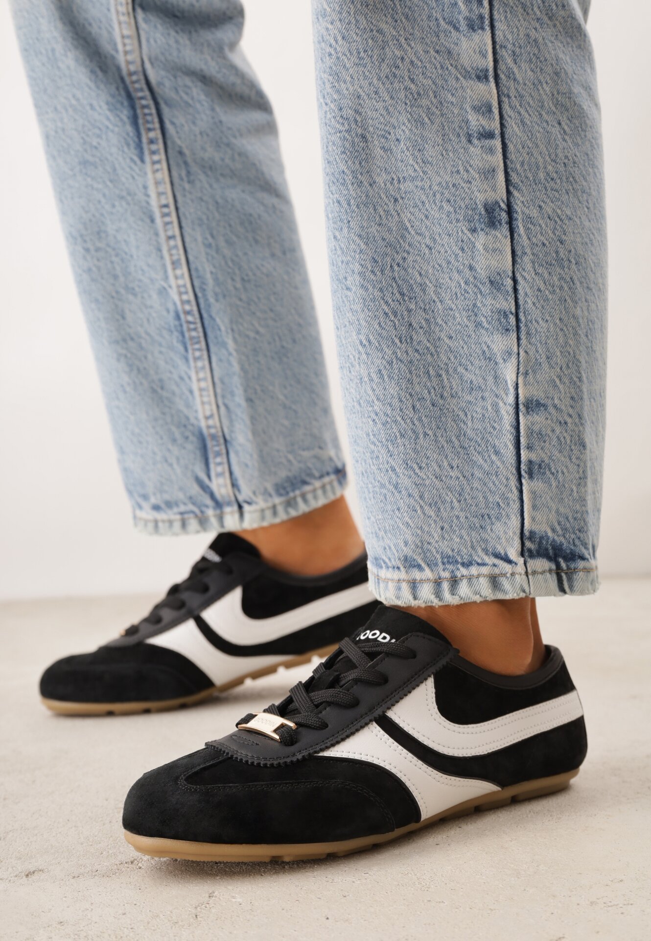 Adidași Negri din velur în stilul tenisilor iconici Sorisana