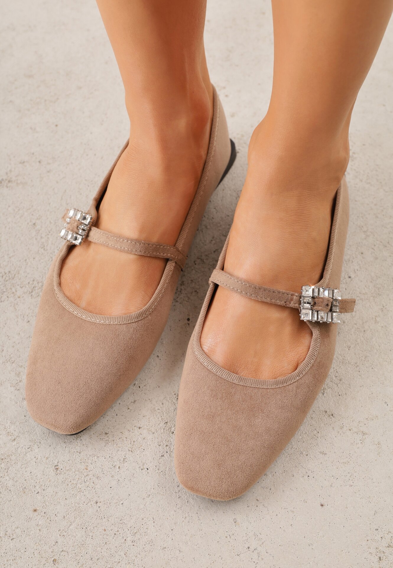 Balerini Bej închis