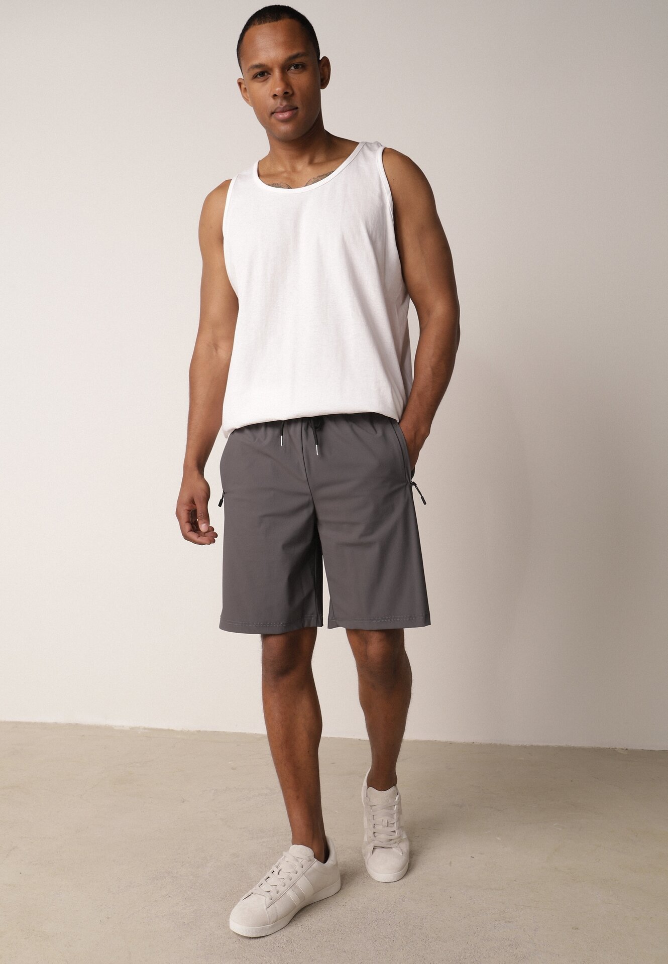 Pantaloni scurți Gri