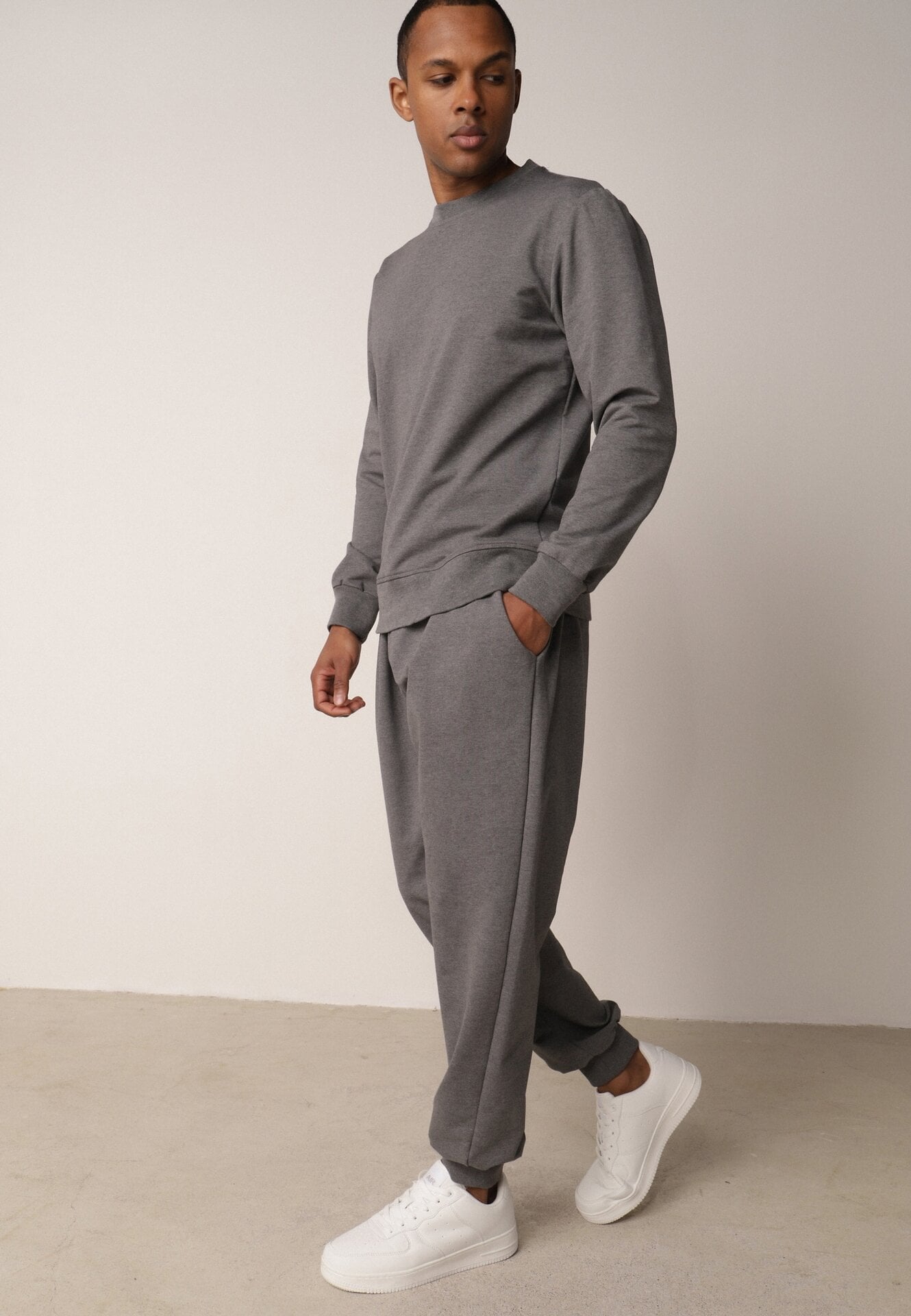 Pantaloni Gri închis