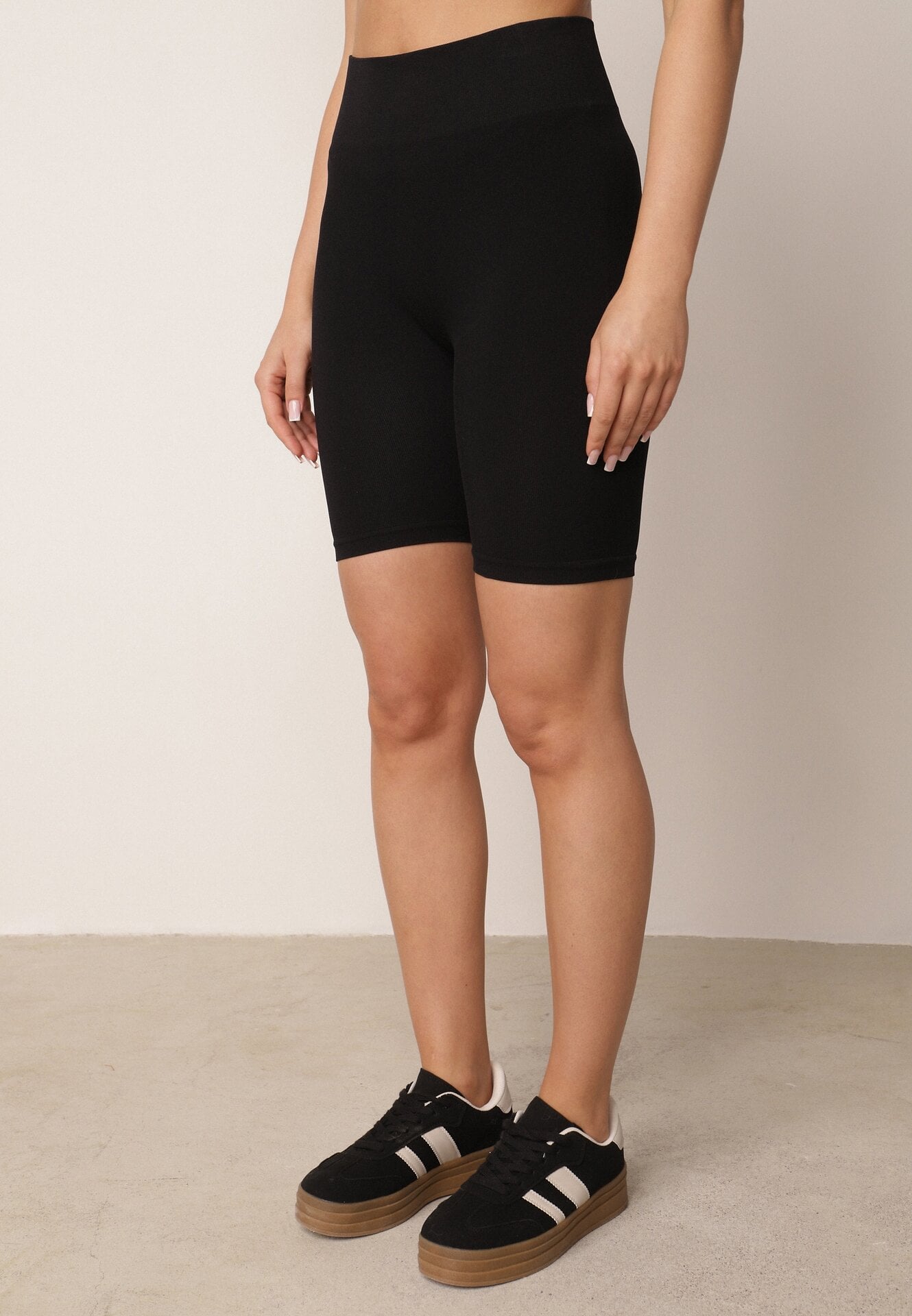 Pantaloni scurți Negri