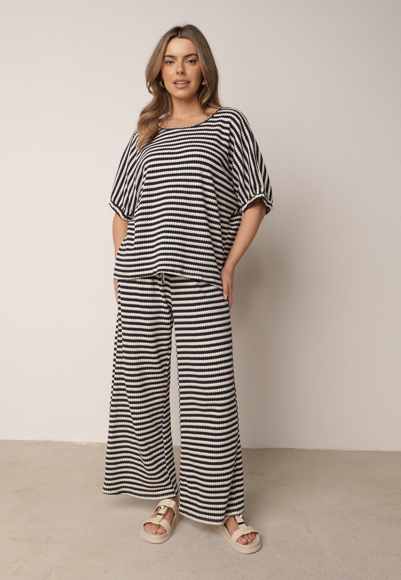 Compleu Bej cu bleumarin