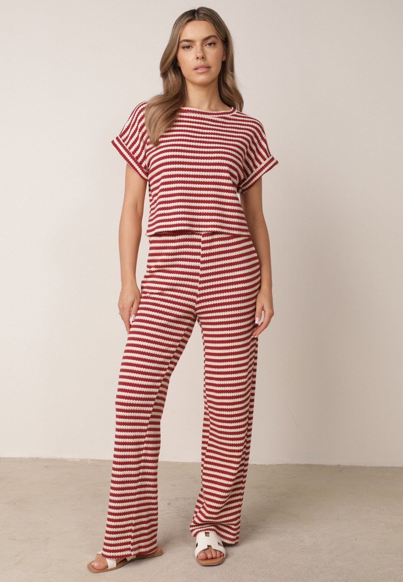 Compleu Bej cu roșu