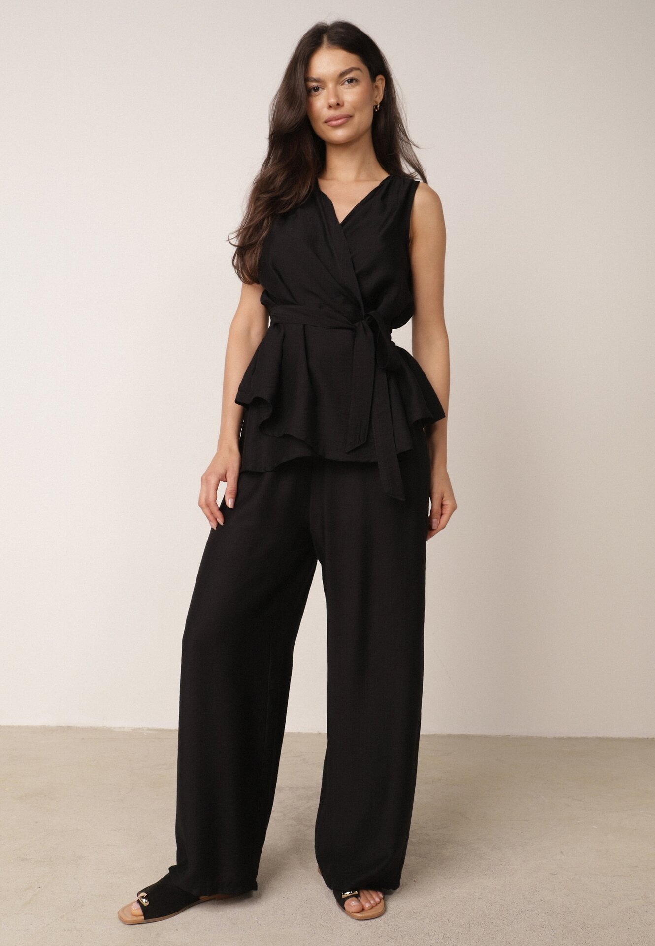 Set de vară din vâscoză: bluză petrecută cu tip cravată și pantaloni largi Penolle Negru
