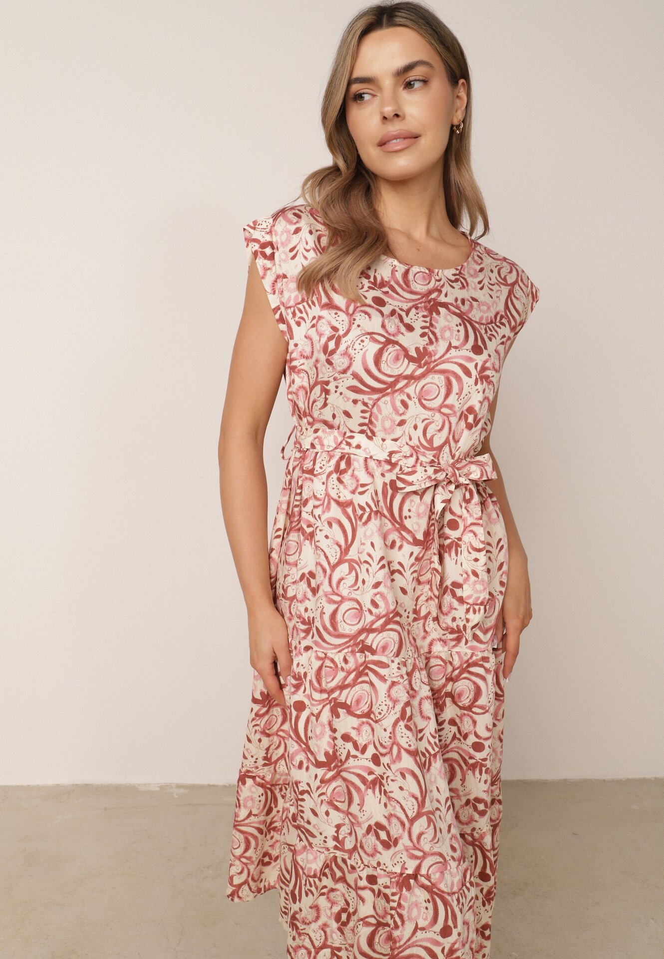 Rochie boxy din viscoză cu curea și model geometric Katanie Roz