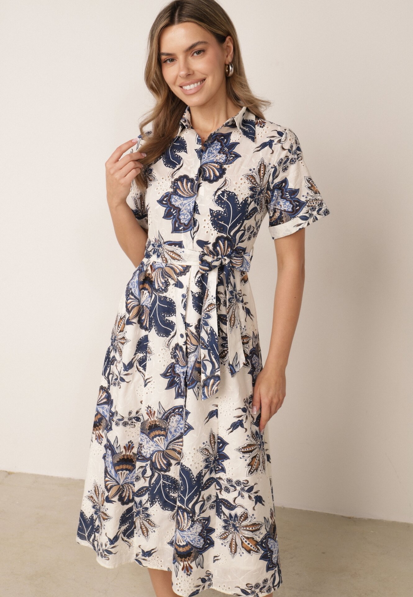 Rochie-cămașă din țesătură de bumbac cu broderie cu model floral Karicea Albastră