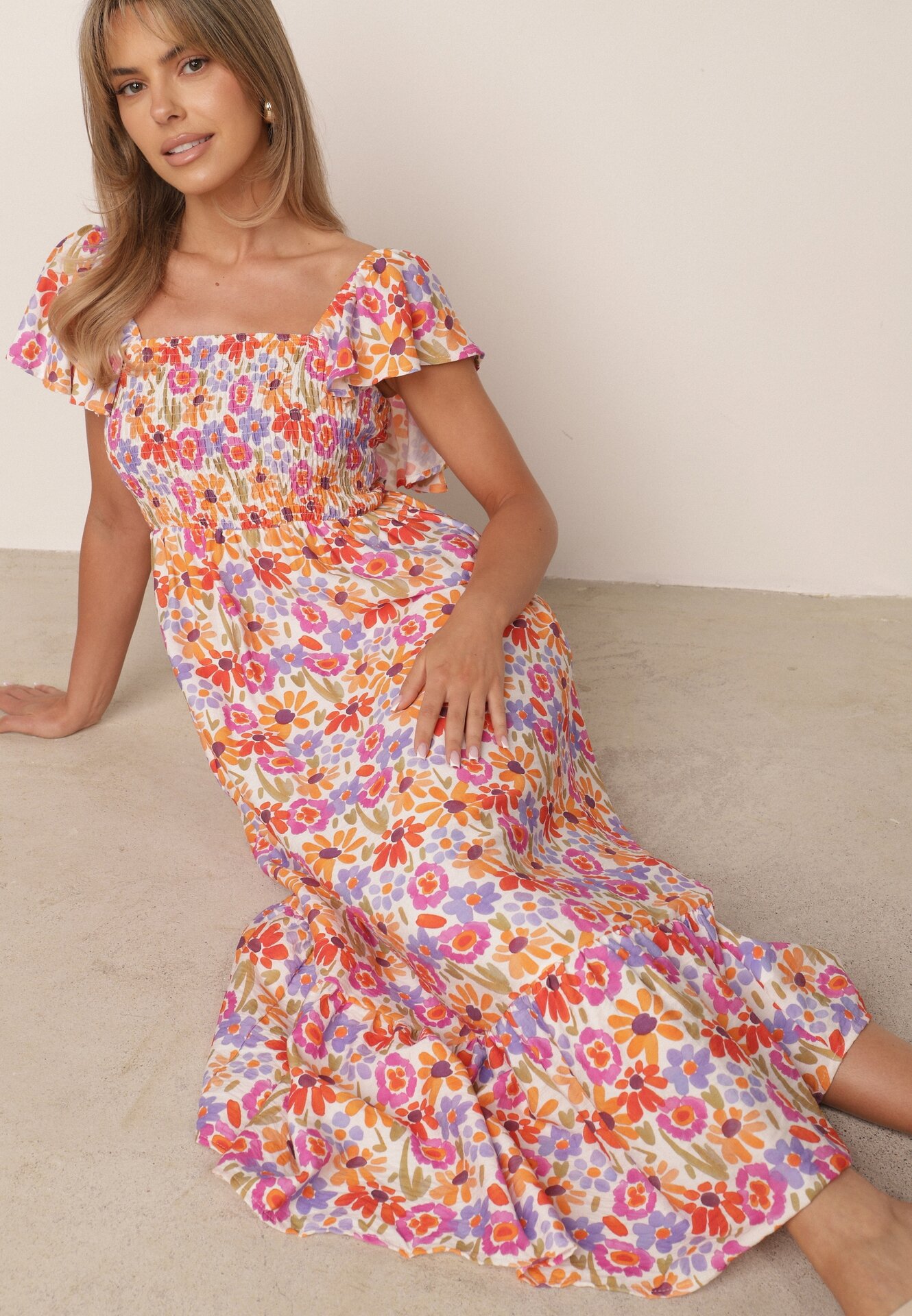 Rochie de vară din vâscoză cu volănașe și motiv floral Penanie Roșie