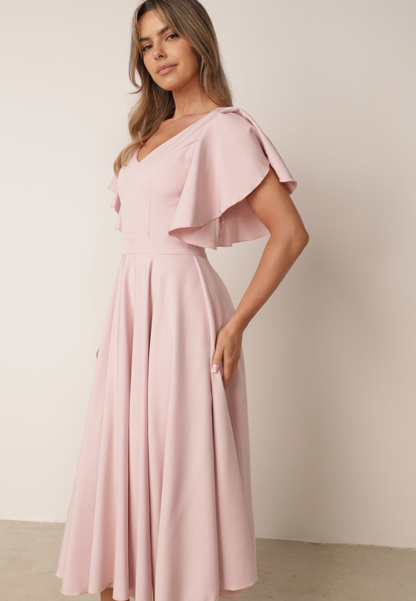 Rochie de seară cu croială evazată și volane în loc de mâneci Ghala Roz