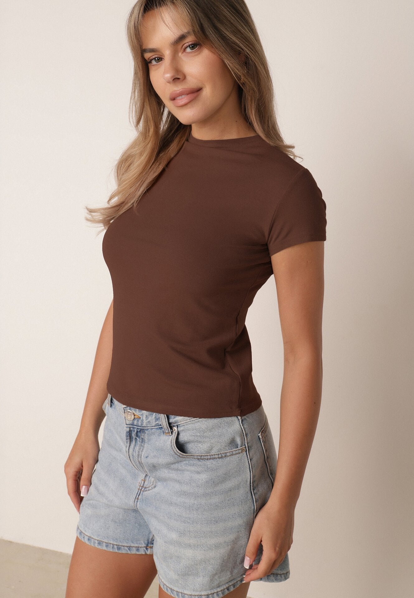 T-shirt simplu din viscoză cu guler tip tunică în stil minimalist Deleus Maro
