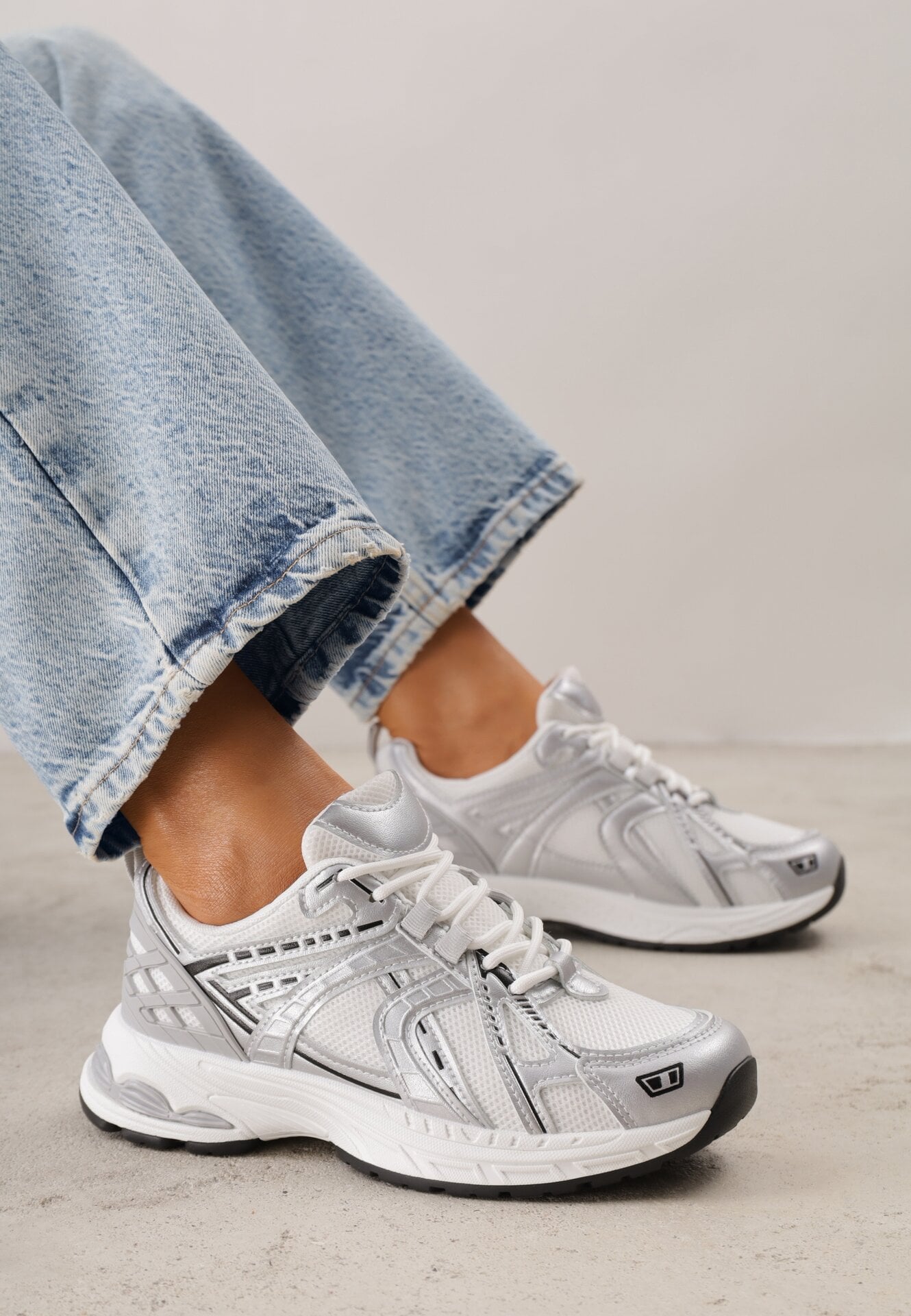 Sneakers din plasă, cu talpă din spumă, cu cusături decorative Faria Albi