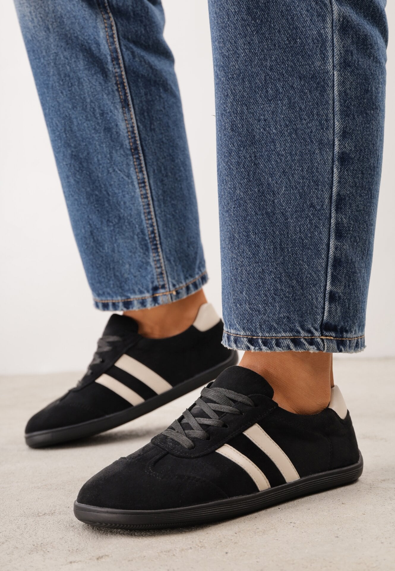Sneakers Casual tip barefoot din imitație de piele întoarsă Makka Negri