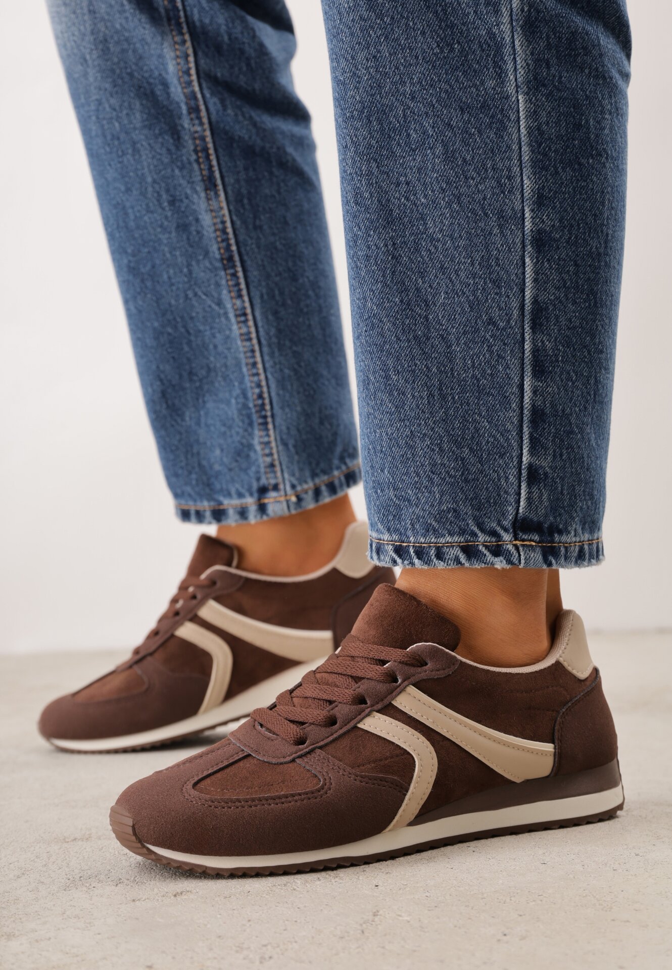Sneakers sport din imitație de piele întoarsă cu inserții geometrice Shanoom Maro