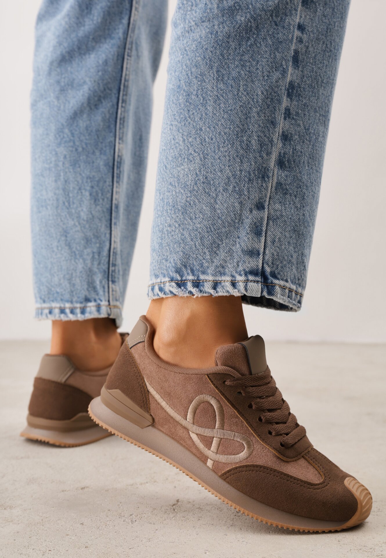 Sneakers decorați cu model geometric Sameen Bej Maro