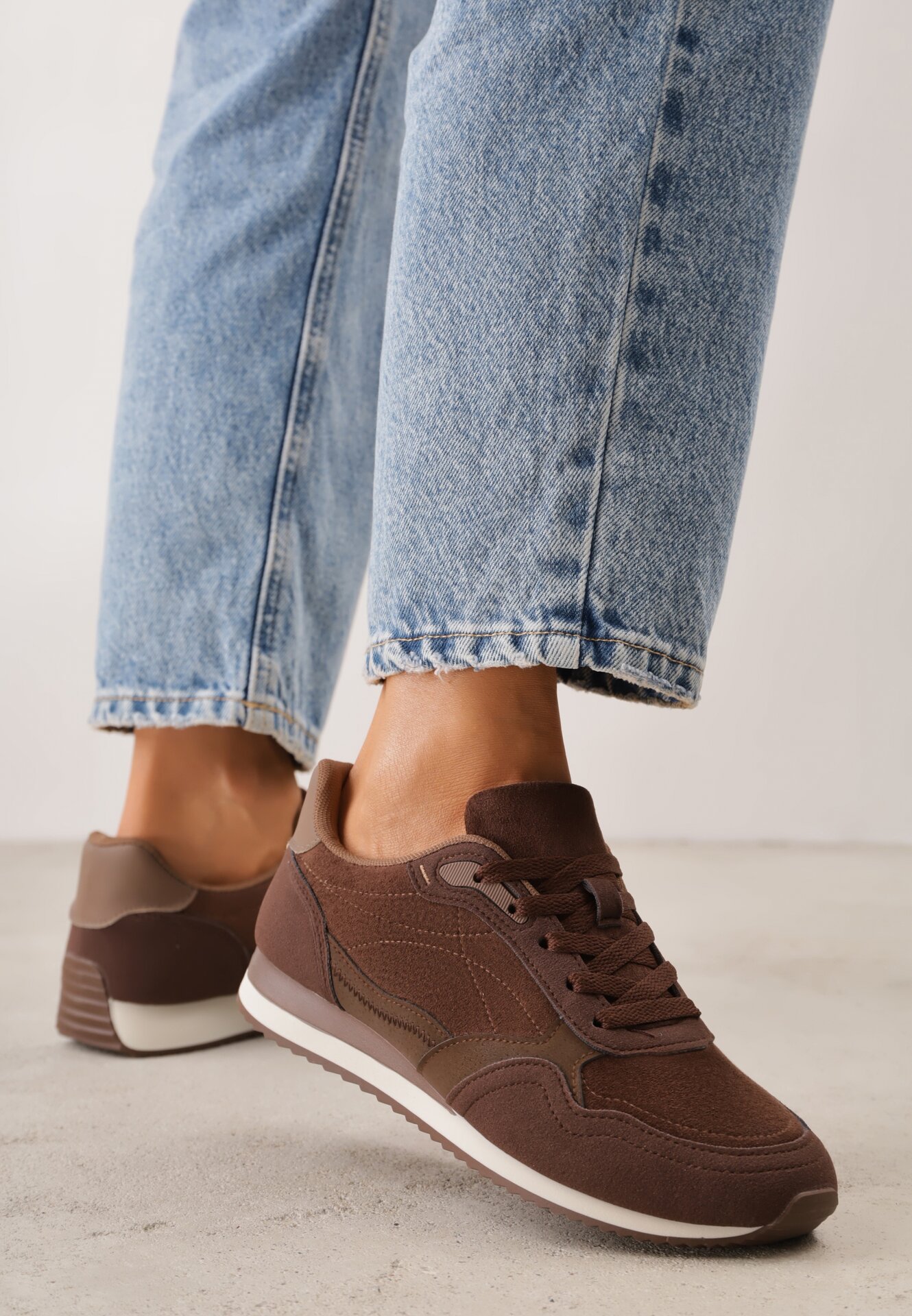 Sneakers casuale din imitație de piele întoarsă cu talpă profilată Alevtina Maro