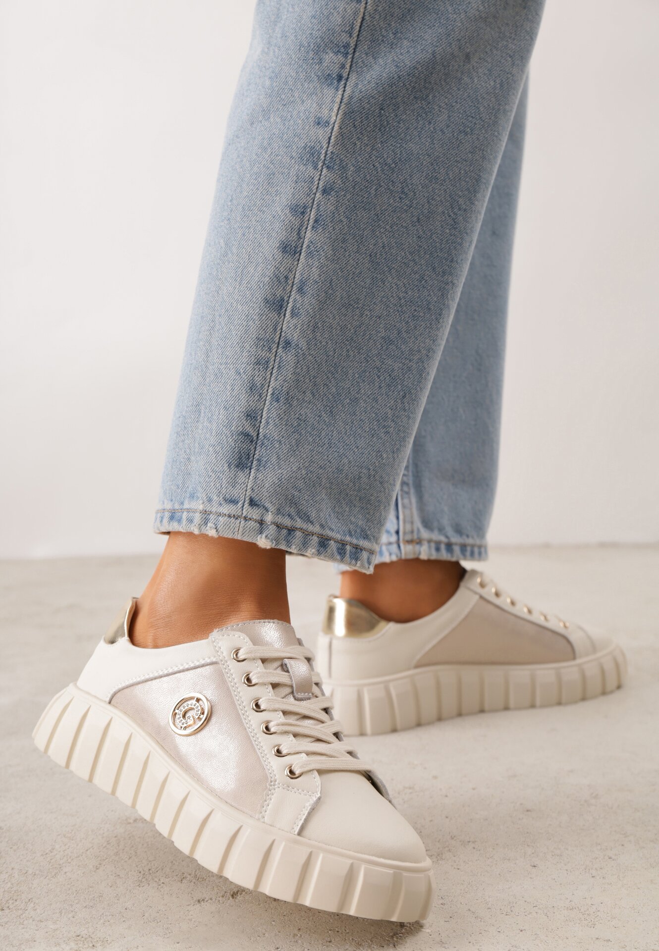 Sneakers din piele naturală cu platformă joasă și accente metalice Rilmi Bej cu auriu