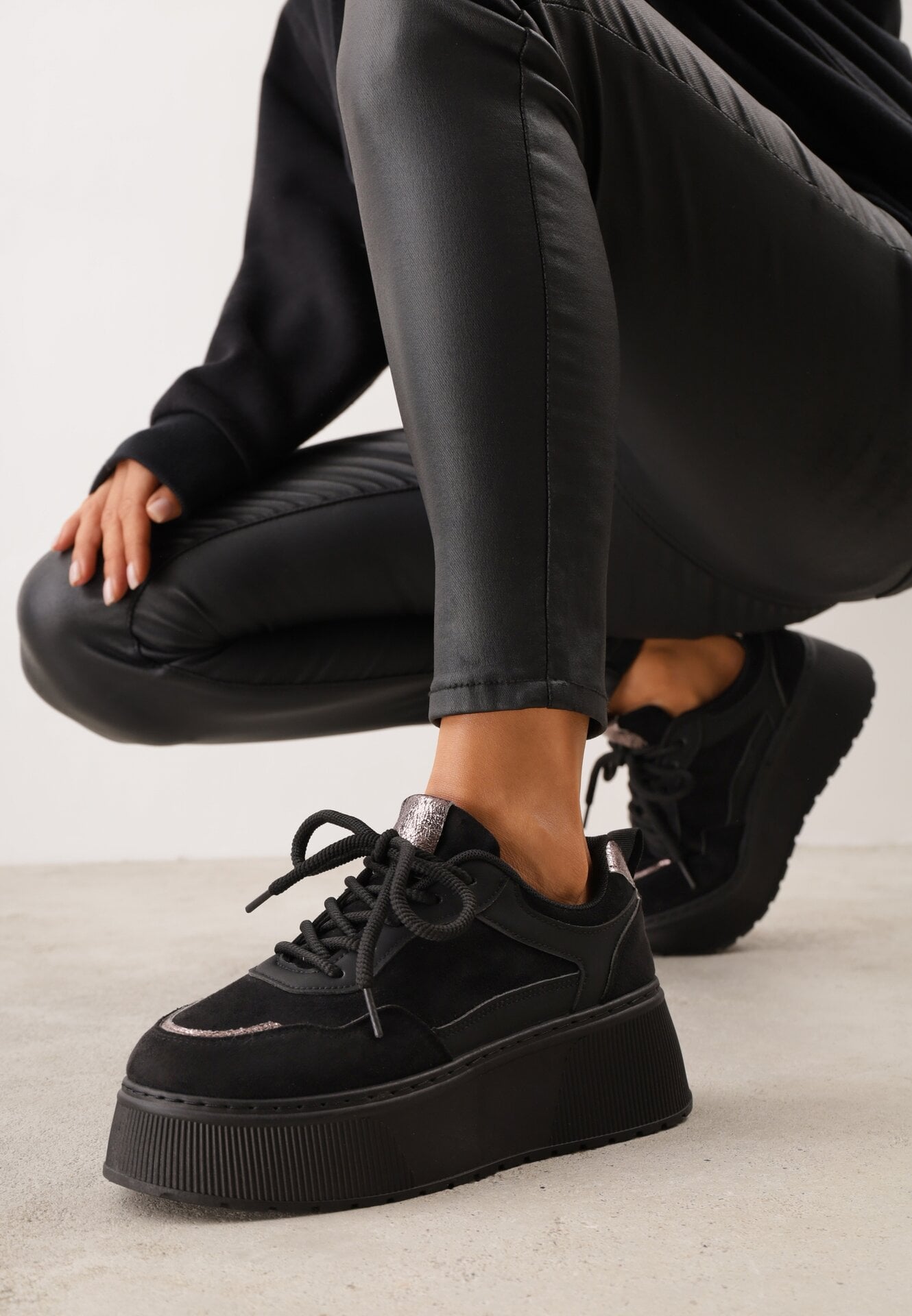 Sneakers din materiale combinate, cu talpă groasă cu striații Viko Negri