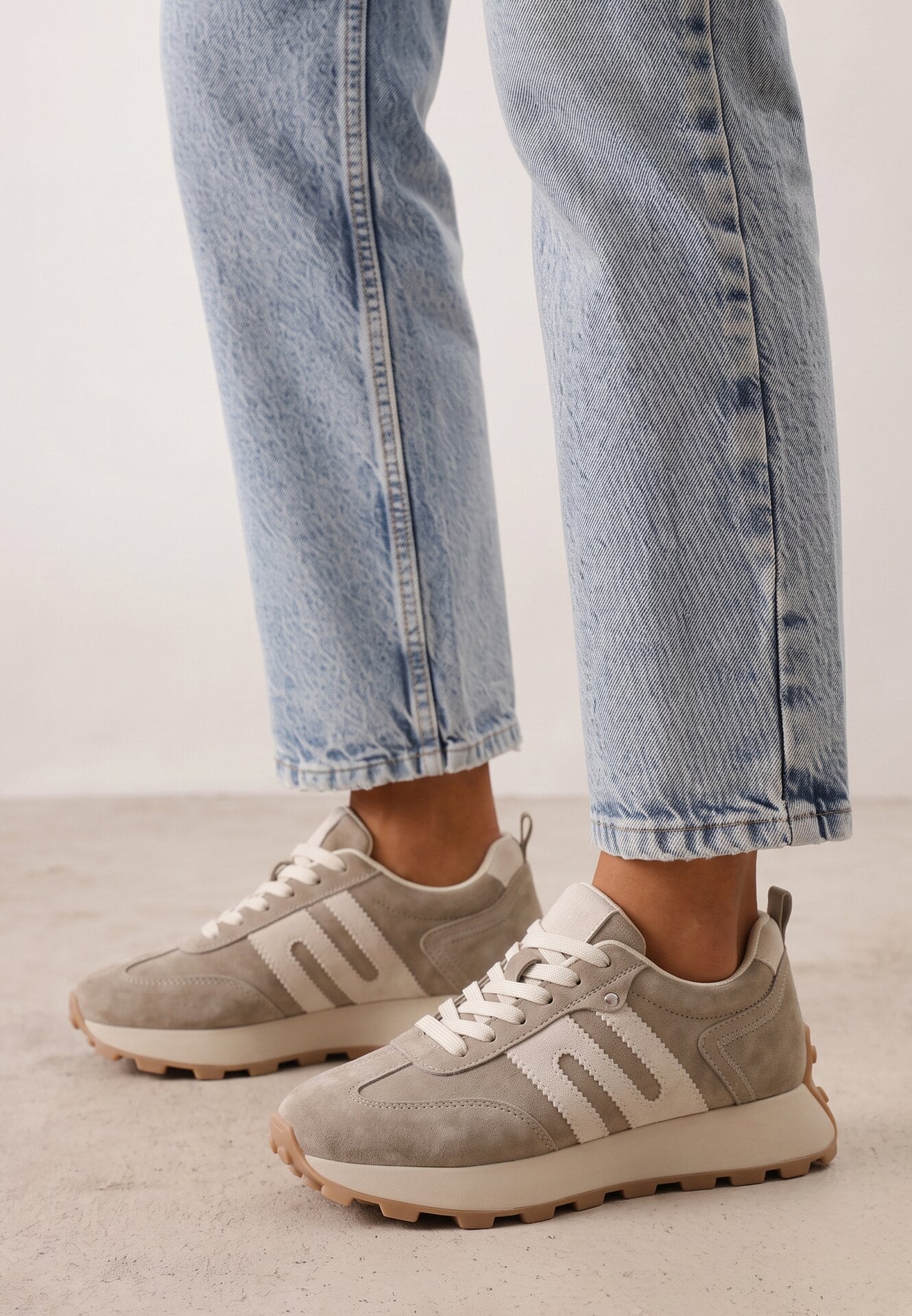 Sneakers din piele naturală de căprioară cu cusături decorative Maliess Bej