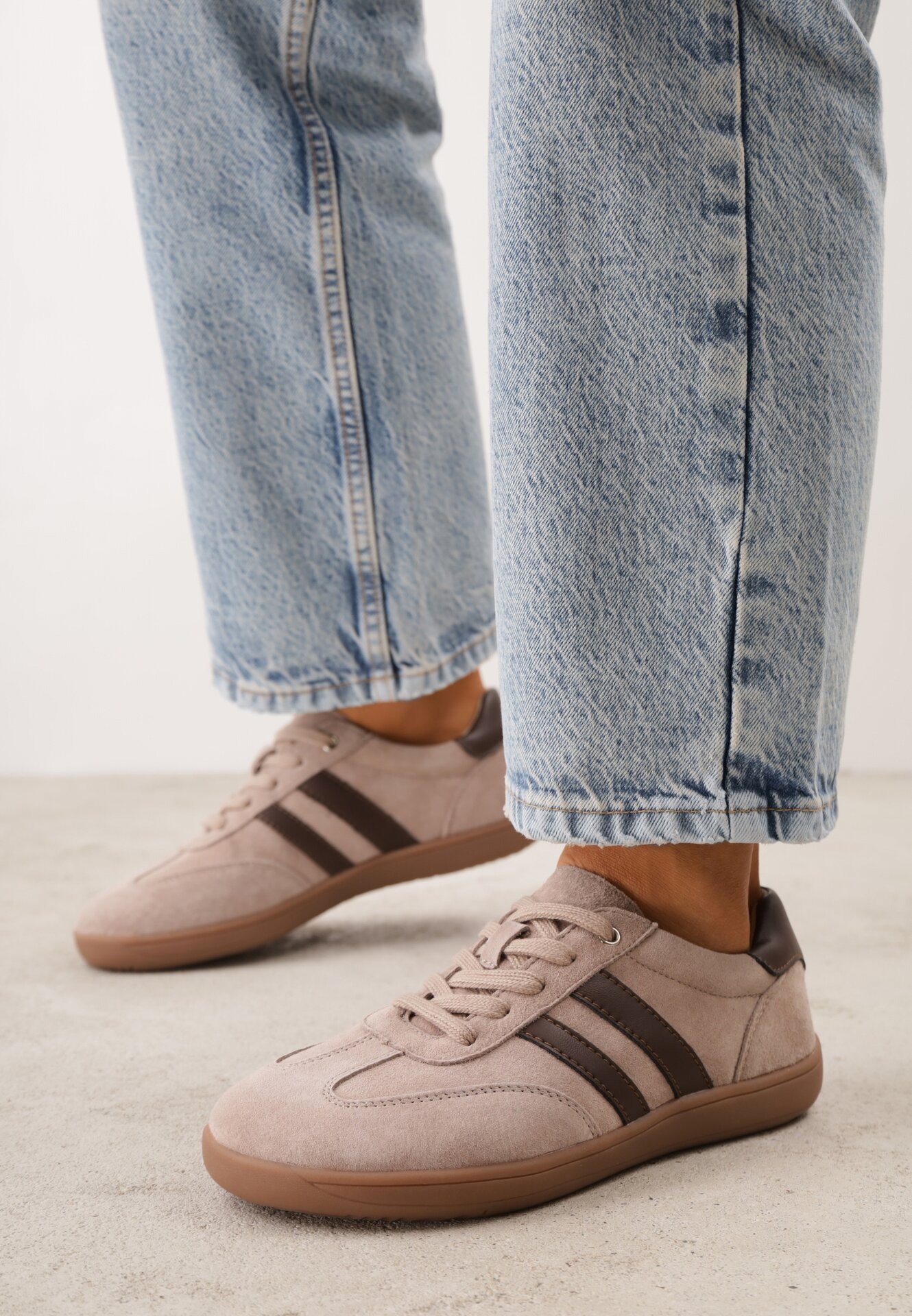 Sneakers din piele cu vârf lat în stilul pantofilor de tenis Zaye Bej închis