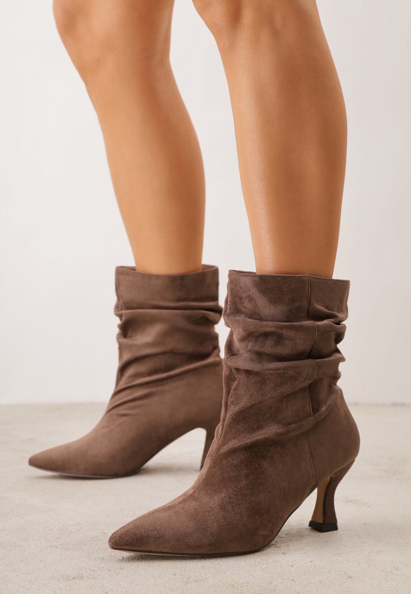 Botine drapate pe toc geometric Carisma Bej închis
