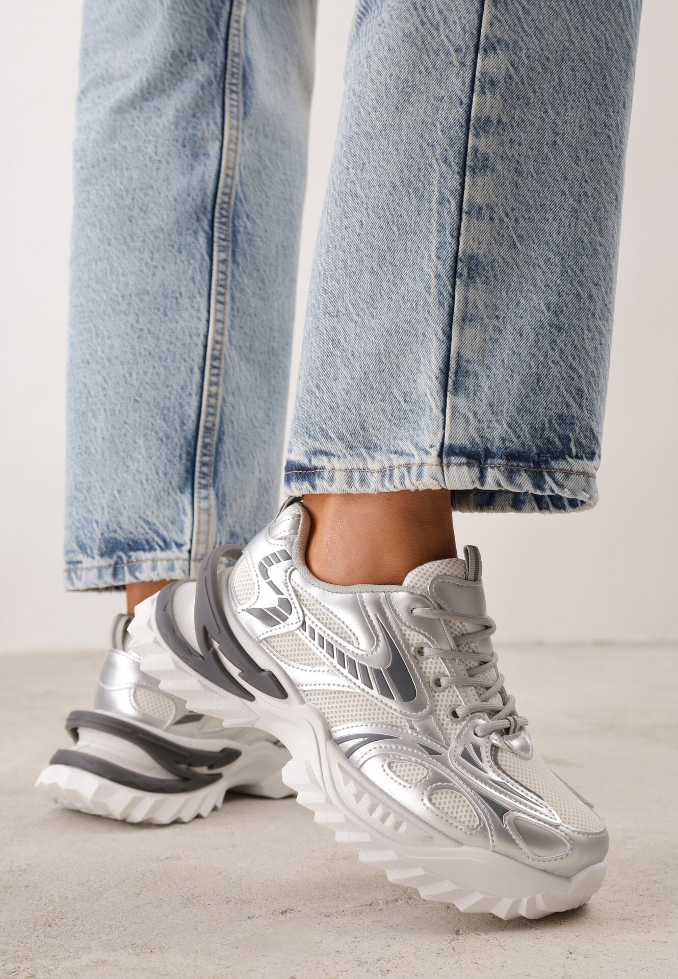 Sneakers Geometric pe talpă groasă embosată Alinia Argintii