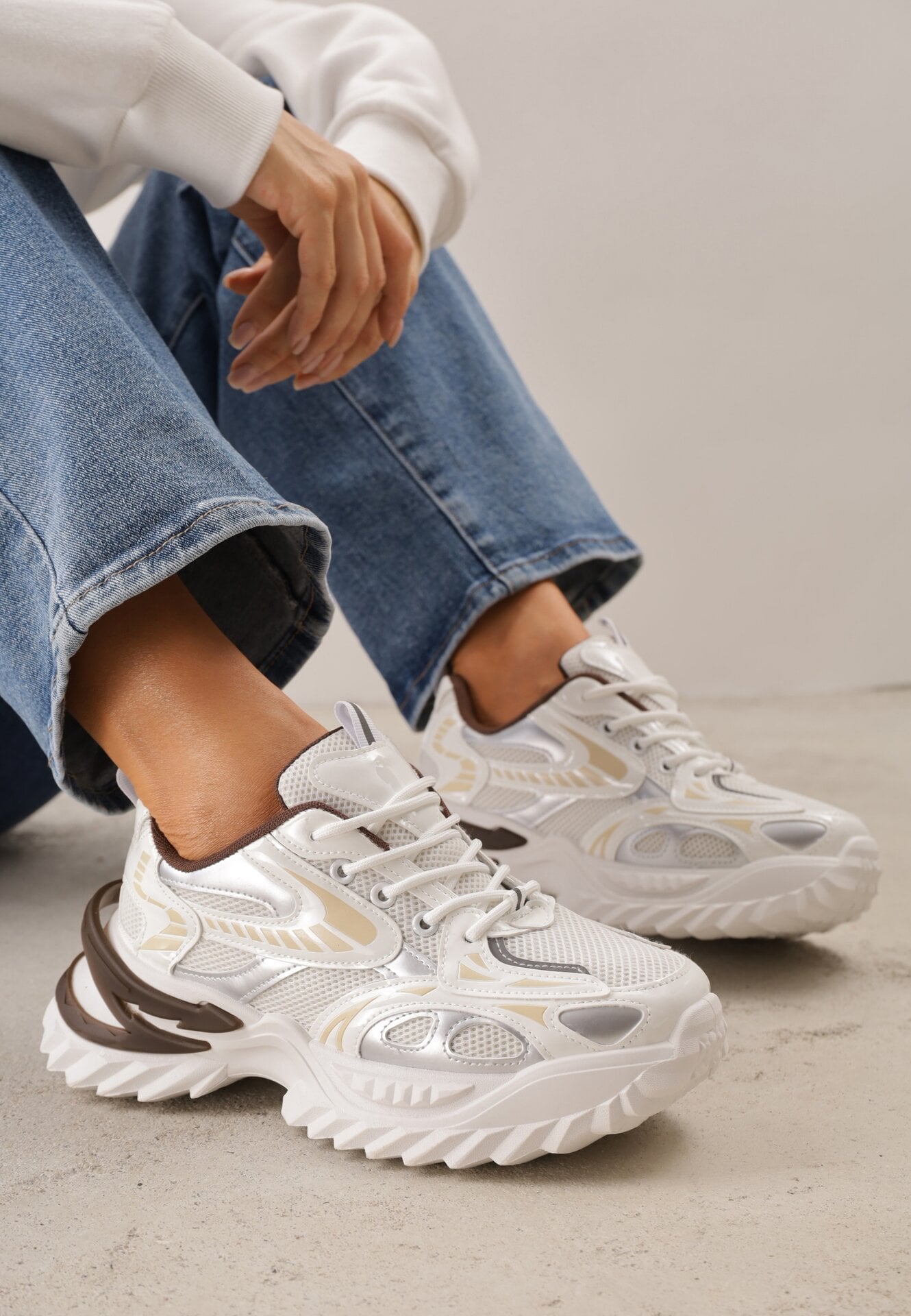 Sneakers Geometric pe talpă groasă embosată Alinia Bej