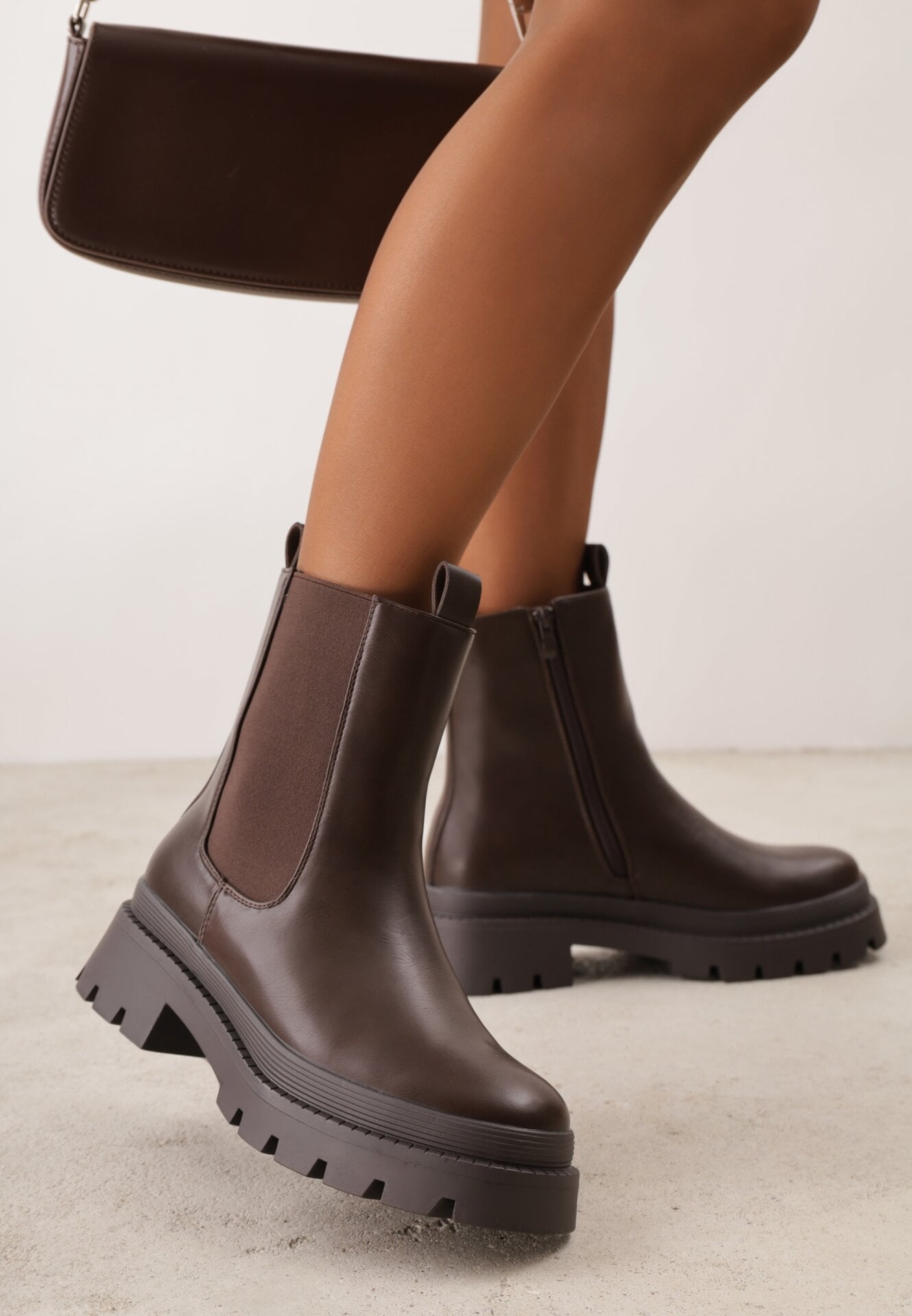 Botine tip cu talpă joasă (tip chelsea) pe talpă groasă Aissata Maro