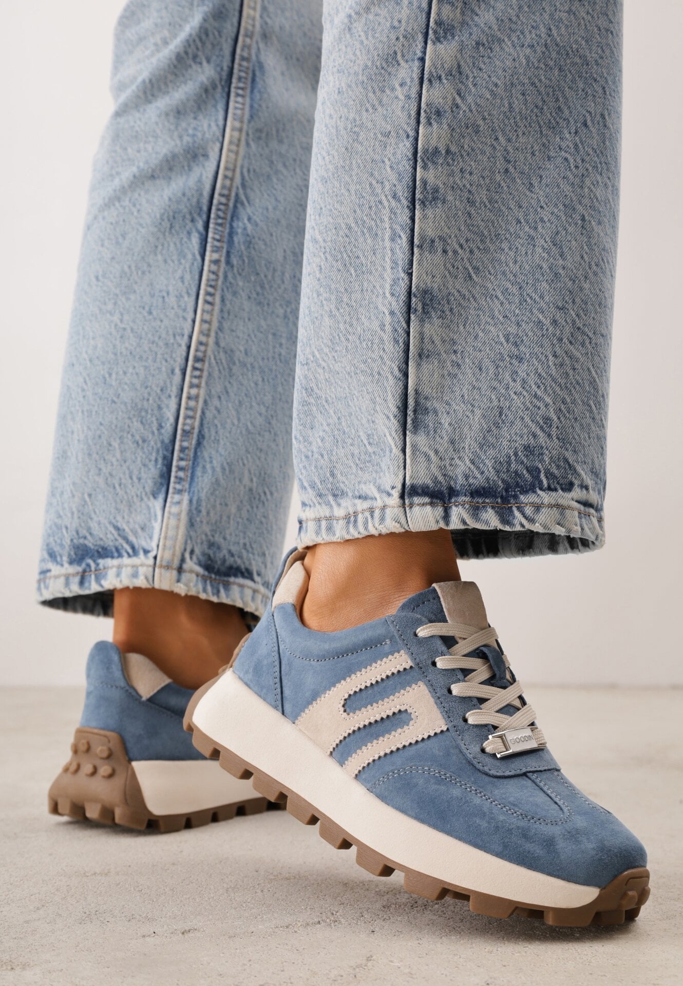 Sneakers din piele întoarsă pe talpă groasă cu profil Viassoa Albaștri
