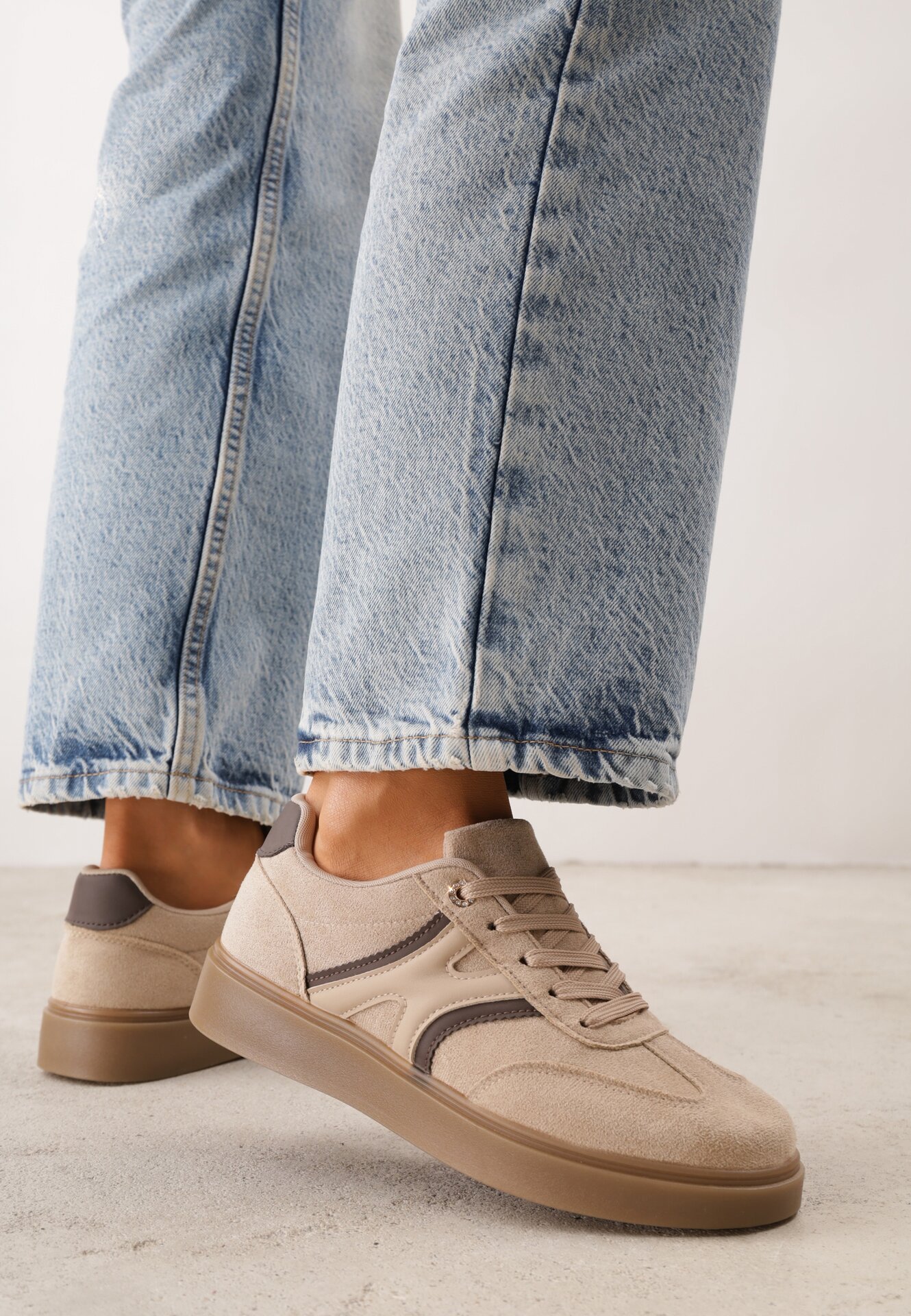 Sneakers Casual din imitație de piele întoarsă cu inserții decorative pe lateralul feței, Ellasia Bej închis