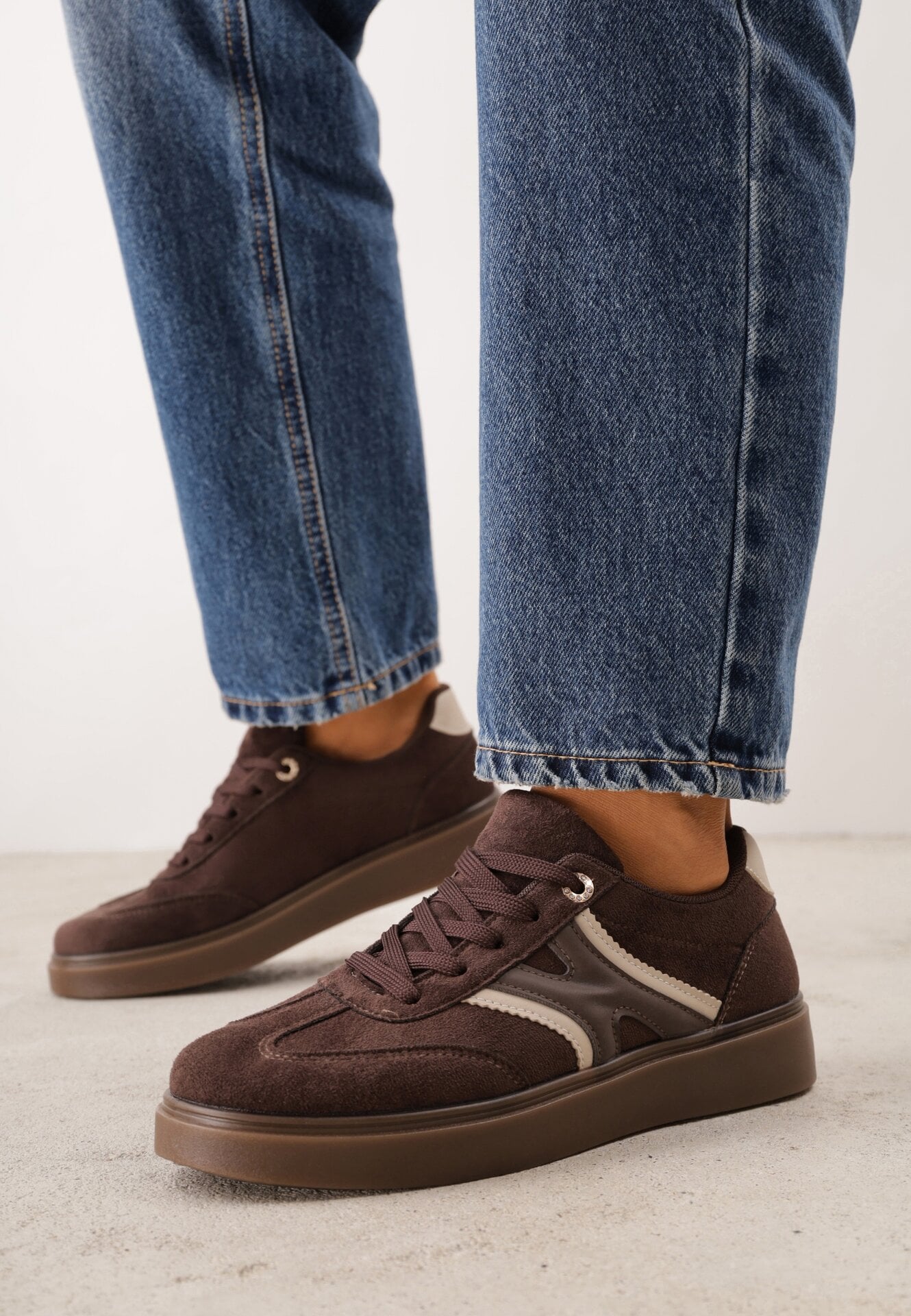 Sneakers Casual din imitație de piele întoarsă cu inserții decorative pe lateralul feței, Ellasia Maro