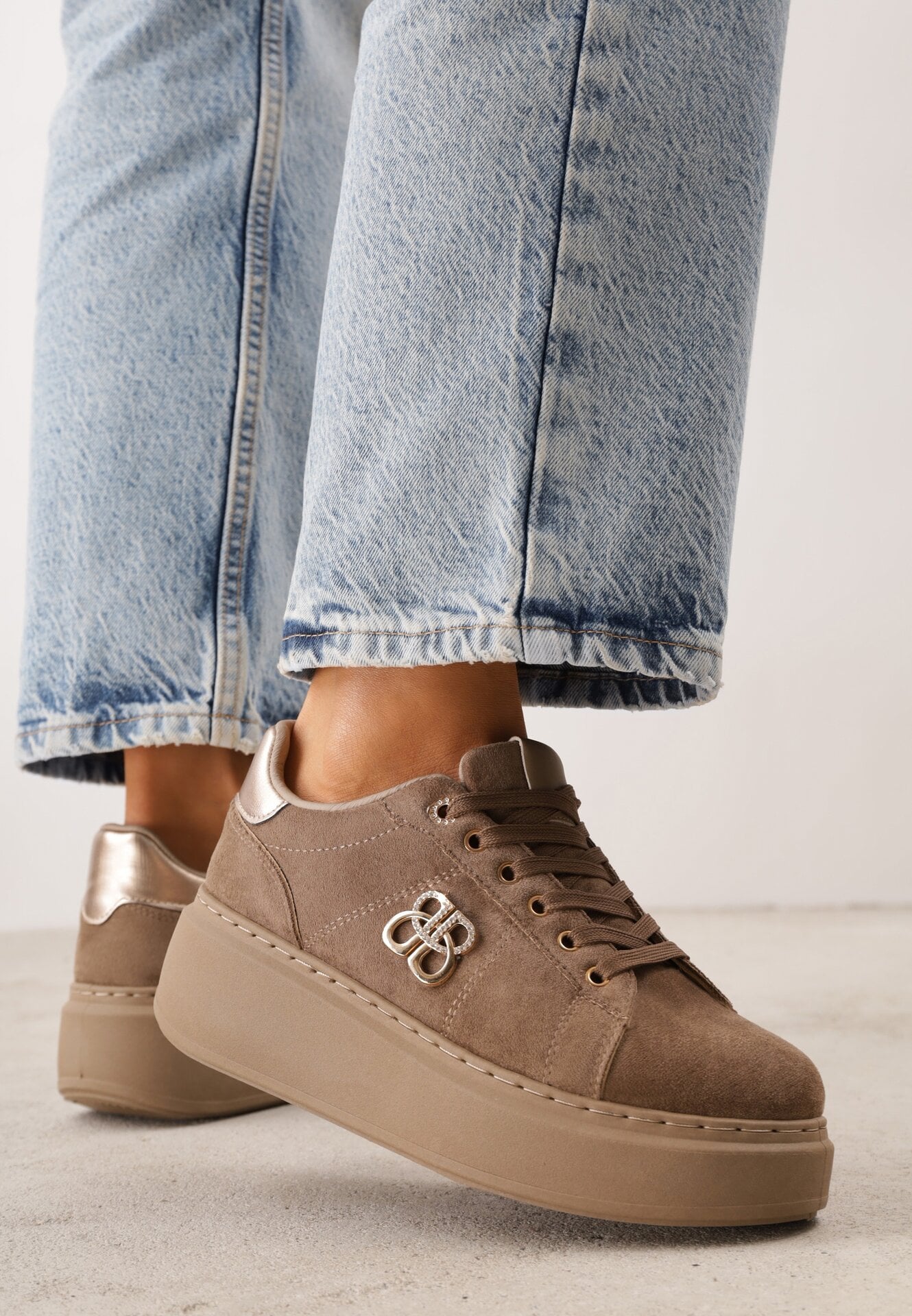 Sneakers Naidel cu platformă, decorate cu strasuri și detalii aurii Bej închis