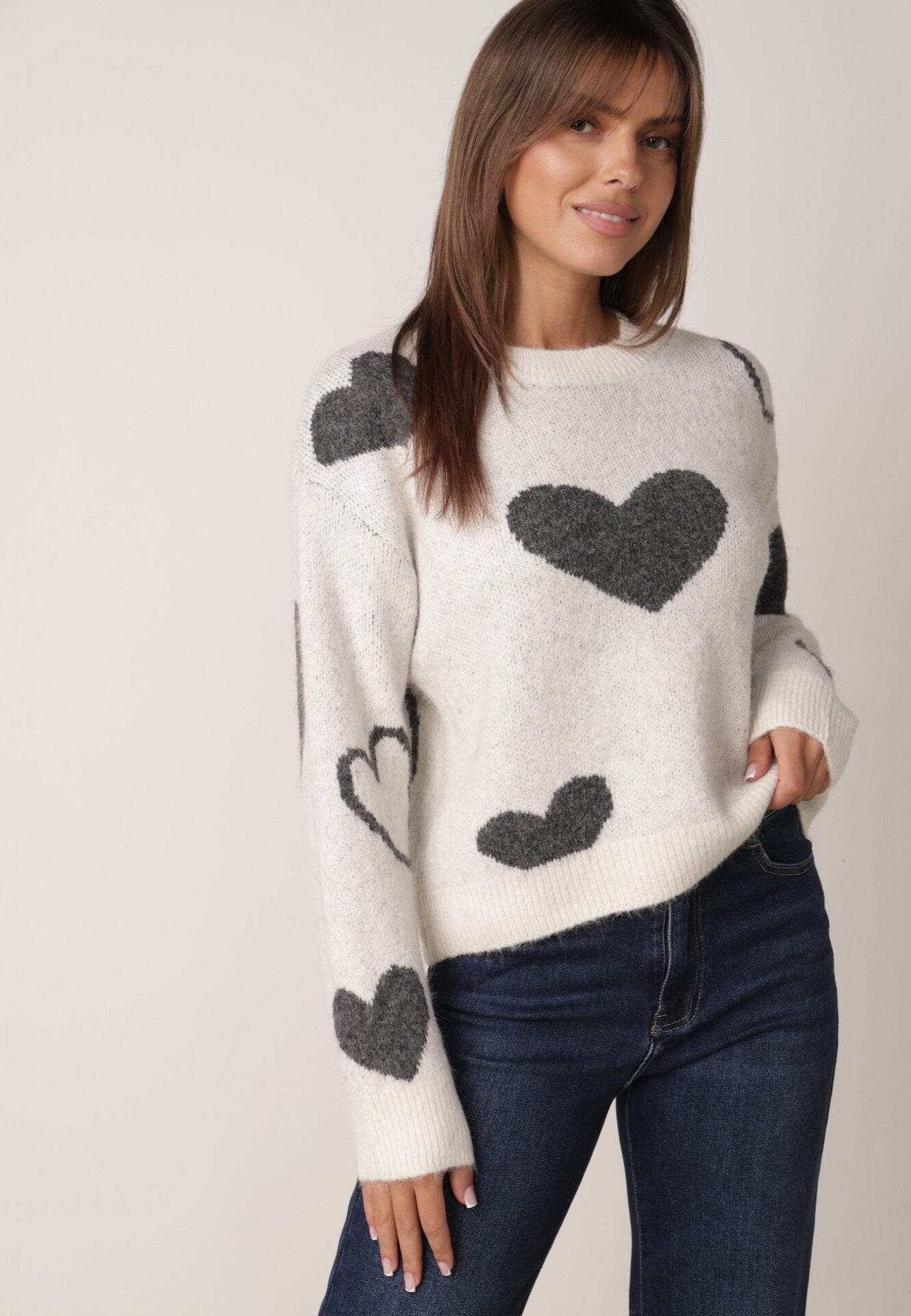 Pulover de iarnă cu adaos de lână, cu inimi decorative Brilma Bej deschis