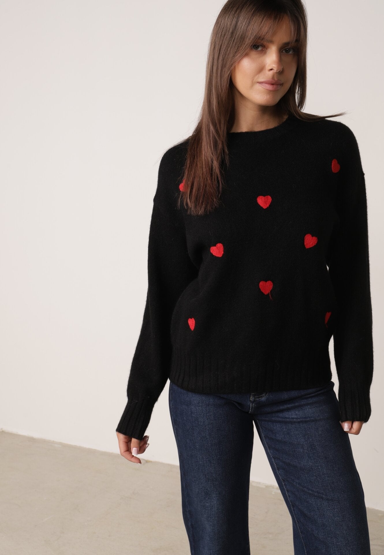 Pulover Clasic cu Lână și Bumbac, Decorat cu Broderie în Formă de Inimioare Agastina Negru
